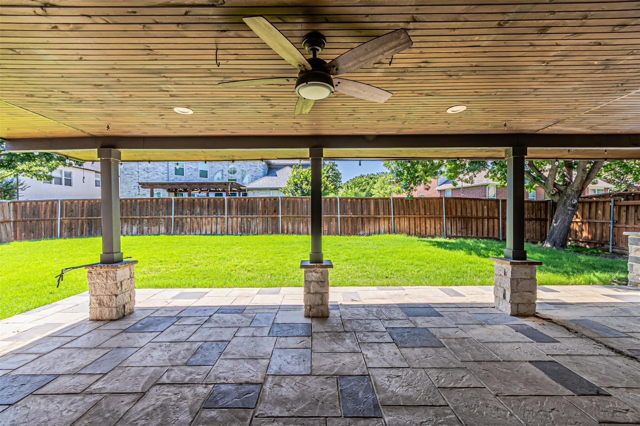 Single Family Residence For Rent in Denton County , 1913 Blue Ridge Drive, Flower Mound, Texas 75028, 4 Bedroom, 4 Bathroom, 2 Garage spaces, 3,784 Sqft, built in 1999, mls#21352478, Real Estate Agent in Flower Mound, Homes For Rent in Denton county, Homes For Rent in Flower Mound, Realtor in Flower Mound Texas, Real Estate Brokerage Independent Realty Texas, Luminita Cordes Realtor