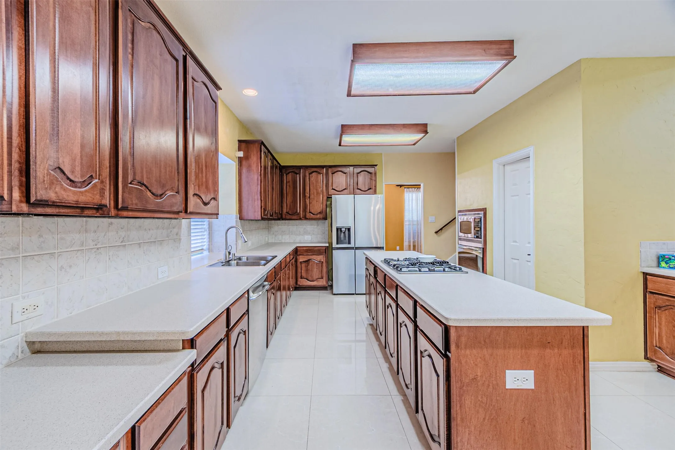 Single Family Residence For Rent in Denton County , 1913 Blue Ridge Drive, Flower Mound, Texas 75028, 4 Bedroom, 4 Bathroom, 2 Garage spaces, 3,784 Sqft, built in 1999, mls#21352478, Real Estate Agent in Flower Mound, Homes For Rent in Denton county, Homes For Rent in Flower Mound, Realtor in Flower Mound Texas, Real Estate Brokerage Independent Realty Texas, Luminita Cordes Realtor