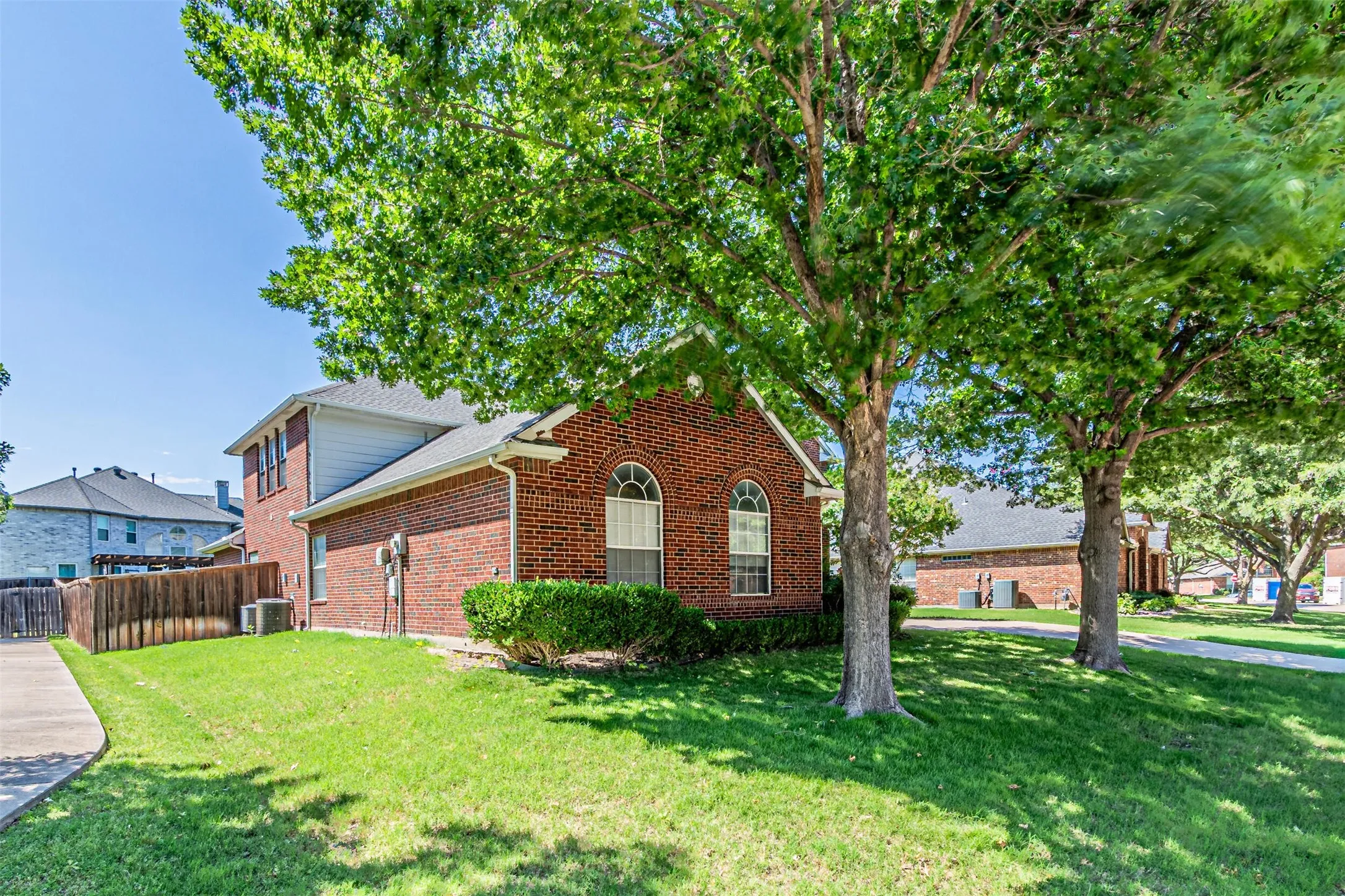 Single Family Residence For Rent in Denton County , 1913 Blue Ridge Drive, Flower Mound, Texas 75028, 4 Bedroom, 4 Bathroom, 2 Garage spaces, 3,784 Sqft, built in 1999, mls#21352478, Real Estate Agent in Flower Mound, Homes For Rent in Denton county, Homes For Rent in Flower Mound, Realtor in Flower Mound Texas, Real Estate Brokerage Independent Realty Texas, Luminita Cordes Realtor