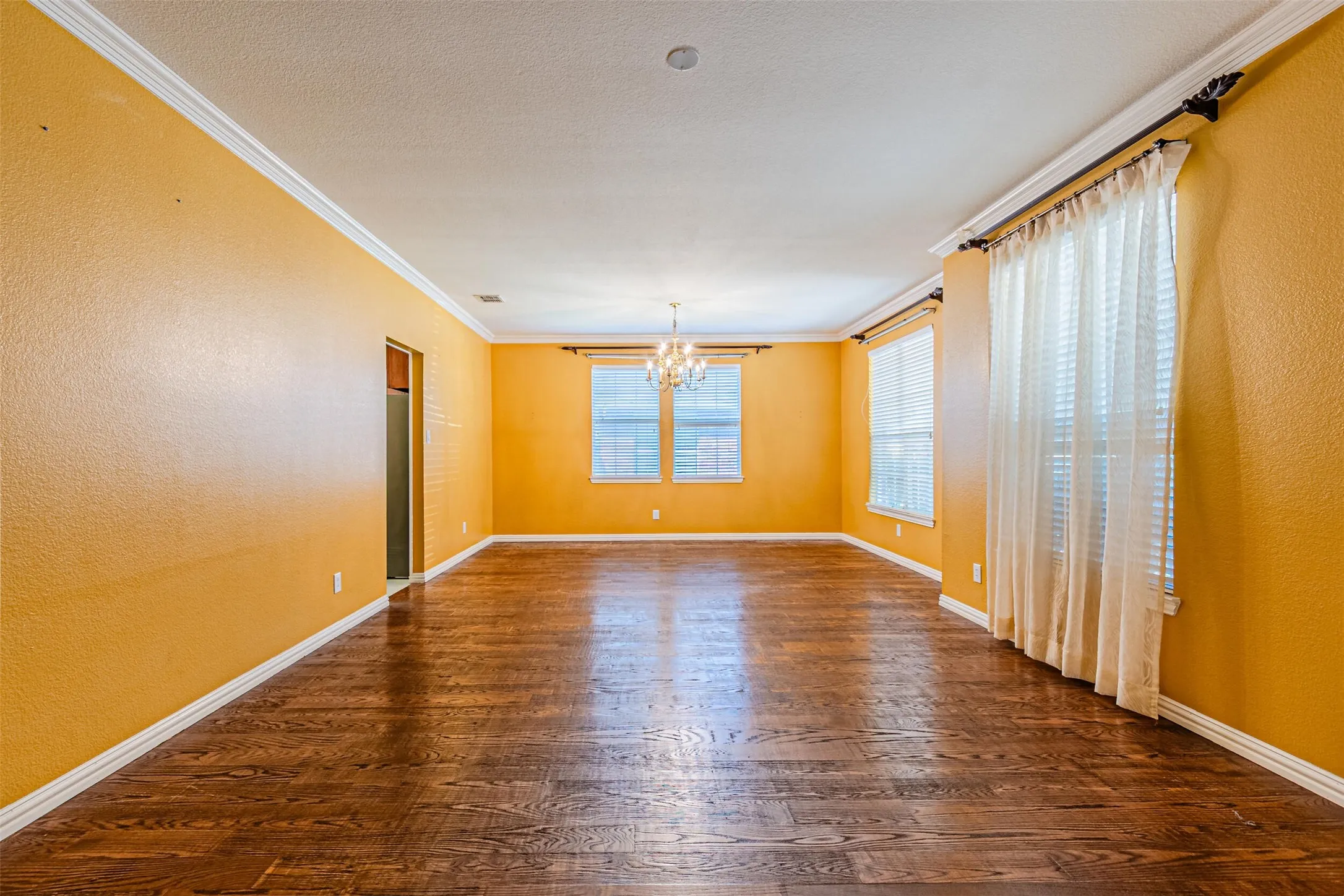 Single Family Residence For Rent in Denton County , 1913 Blue Ridge Drive, Flower Mound, Texas 75028, 4 Bedroom, 4 Bathroom, 2 Garage spaces, 3,784 Sqft, built in 1999, mls#21352478, Real Estate Agent in Flower Mound, Homes For Rent in Denton county, Homes For Rent in Flower Mound, Realtor in Flower Mound Texas, Real Estate Brokerage Independent Realty Texas, Luminita Cordes Realtor