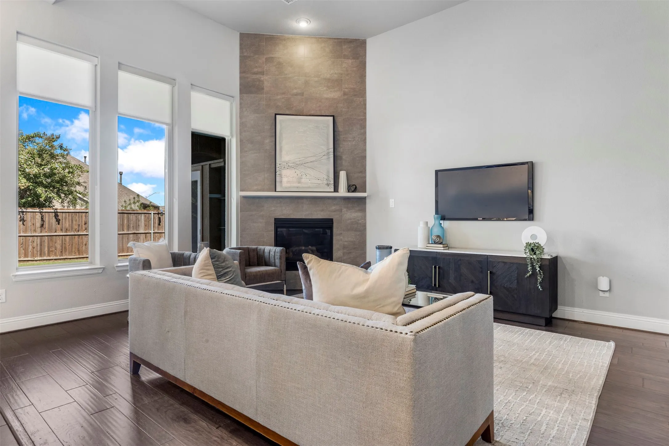 Single Family Residence For Sale in Collin County , 17643 Pinyon Lane, Dallas, Texas 75252, 4 Bedroom, 4 Bathroom, 2 Garage spaces, 3,049 Sqft, built in 2017, mls#21349761, Real Estate Agent in Dallas, Homes For Sale in Collin county, Homes For Sale in Dallas, Realtor in Dallas Texas, Real Estate Brokerage Independent Realty Texas, Luminita Cordes Realtor
