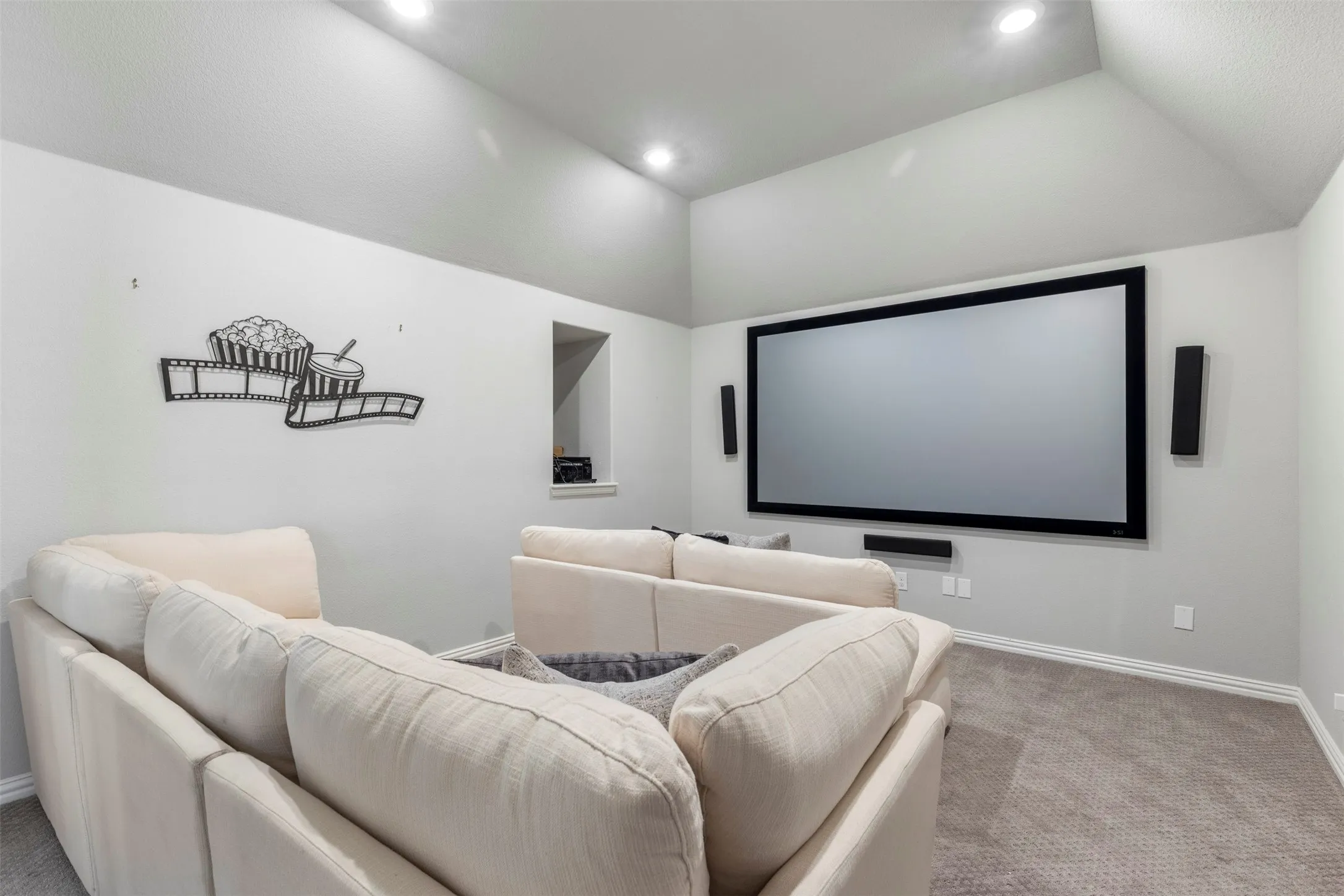 Single Family Residence For Sale in Collin County , 17643 Pinyon Lane, Dallas, Texas 75252, 4 Bedroom, 4 Bathroom, 2 Garage spaces, 3,049 Sqft, built in 2017, mls#21349761, Real Estate Agent in Dallas, Homes For Sale in Collin county, Homes For Sale in Dallas, Realtor in Dallas Texas, Real Estate Brokerage Independent Realty Texas, Luminita Cordes Realtor