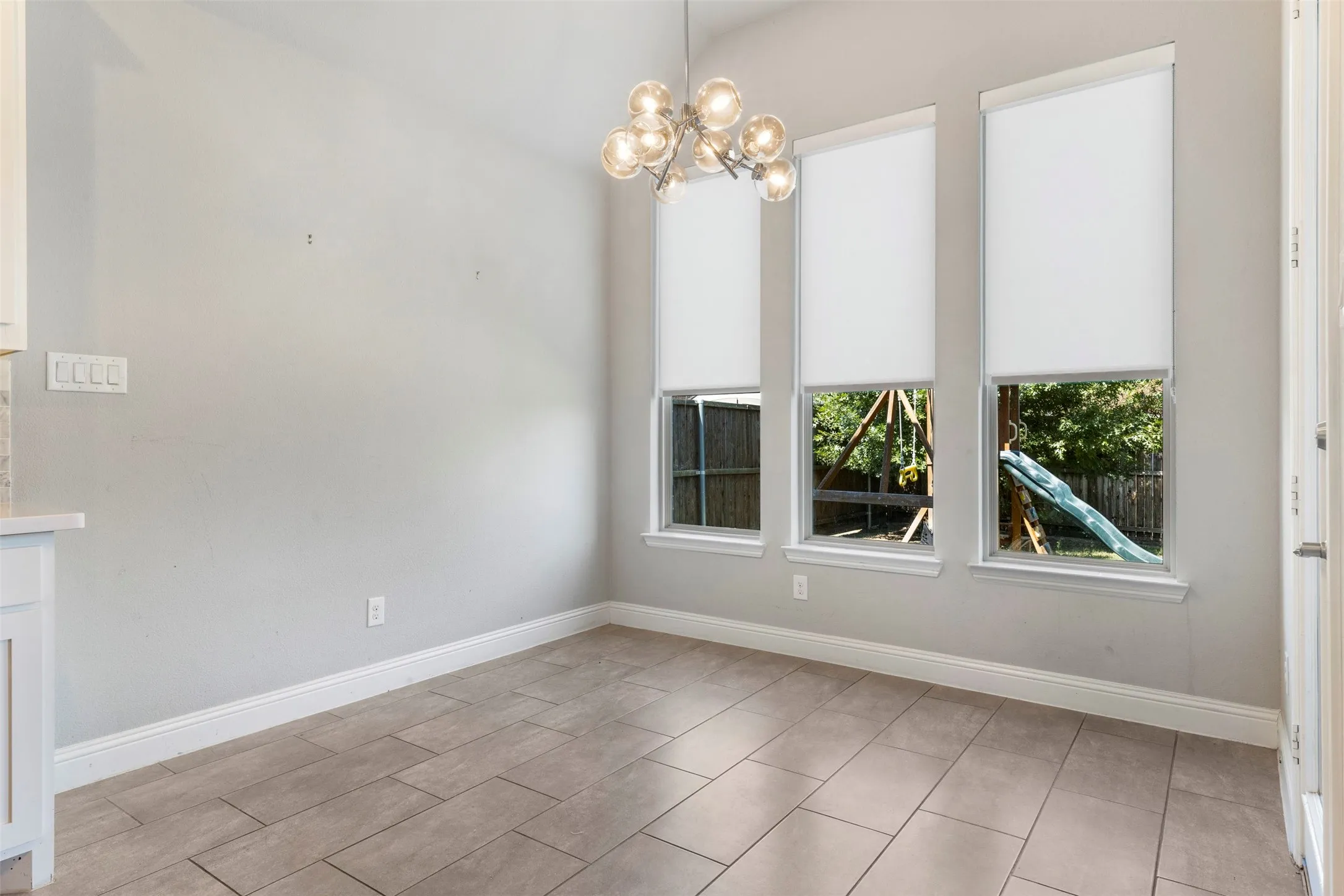 Single Family Residence For Sale in Collin County , 17643 Pinyon Lane, Dallas, Texas 75252, 4 Bedroom, 4 Bathroom, 2 Garage spaces, 3,049 Sqft, built in 2017, mls#21349761, Real Estate Agent in Dallas, Homes For Sale in Collin county, Homes For Sale in Dallas, Realtor in Dallas Texas, Real Estate Brokerage Independent Realty Texas, Luminita Cordes Realtor