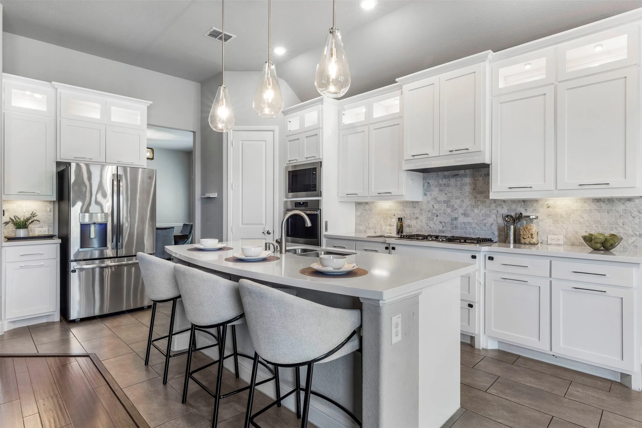 Single Family Residence For Sale in Collin County , 17643 Pinyon Lane, Dallas, Texas 75252, 4 Bedroom, 4 Bathroom, 2 Garage spaces, 3,049 Sqft, built in 2017, mls#21349761, Real Estate Agent in Dallas, Homes For Sale in Collin county, Homes For Sale in Dallas, Realtor in Dallas Texas, Real Estate Brokerage Independent Realty Texas, Luminita Cordes Realtor