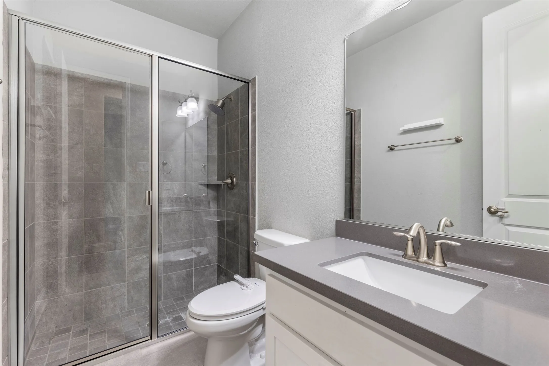 Single Family Residence For Sale in Collin County , 17643 Pinyon Lane, Dallas, Texas 75252, 4 Bedroom, 4 Bathroom, 2 Garage spaces, 3,049 Sqft, built in 2017, mls#21349761, Real Estate Agent in Dallas, Homes For Sale in Collin county, Homes For Sale in Dallas, Realtor in Dallas Texas, Real Estate Brokerage Independent Realty Texas, Luminita Cordes Realtor