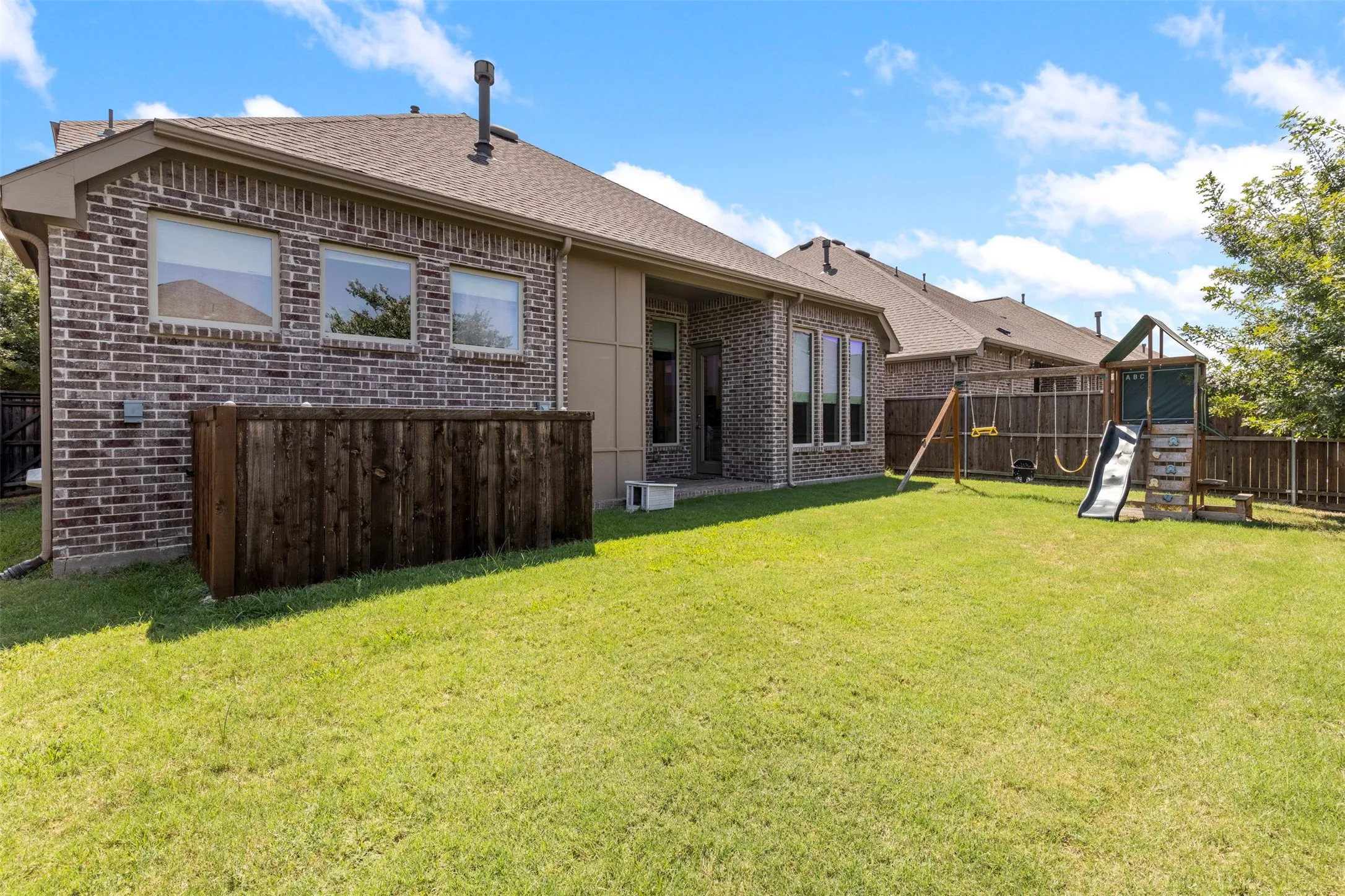 Single Family Residence For Sale in Collin County , 17643 Pinyon Lane, Dallas, Texas 75252, 4 Bedroom, 4 Bathroom, 2 Garage spaces, 3,049 Sqft, built in 2017, mls#21349761, Real Estate Agent in Dallas, Homes For Sale in Collin county, Homes For Sale in Dallas, Realtor in Dallas Texas, Real Estate Brokerage Independent Realty Texas, Luminita Cordes Realtor