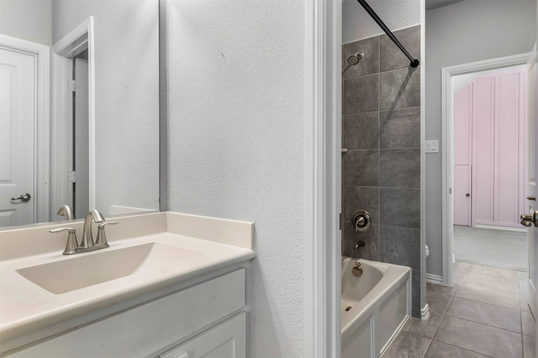 Single Family Residence For Sale in Collin County , 17643 Pinyon Lane, Dallas, Texas 75252, 4 Bedroom, 4 Bathroom, 2 Garage spaces, 3,049 Sqft, built in 2017, mls#21349761, Real Estate Agent in Dallas, Homes For Sale in Collin county, Homes For Sale in Dallas, Realtor in Dallas Texas, Real Estate Brokerage Independent Realty Texas, Luminita Cordes Realtor