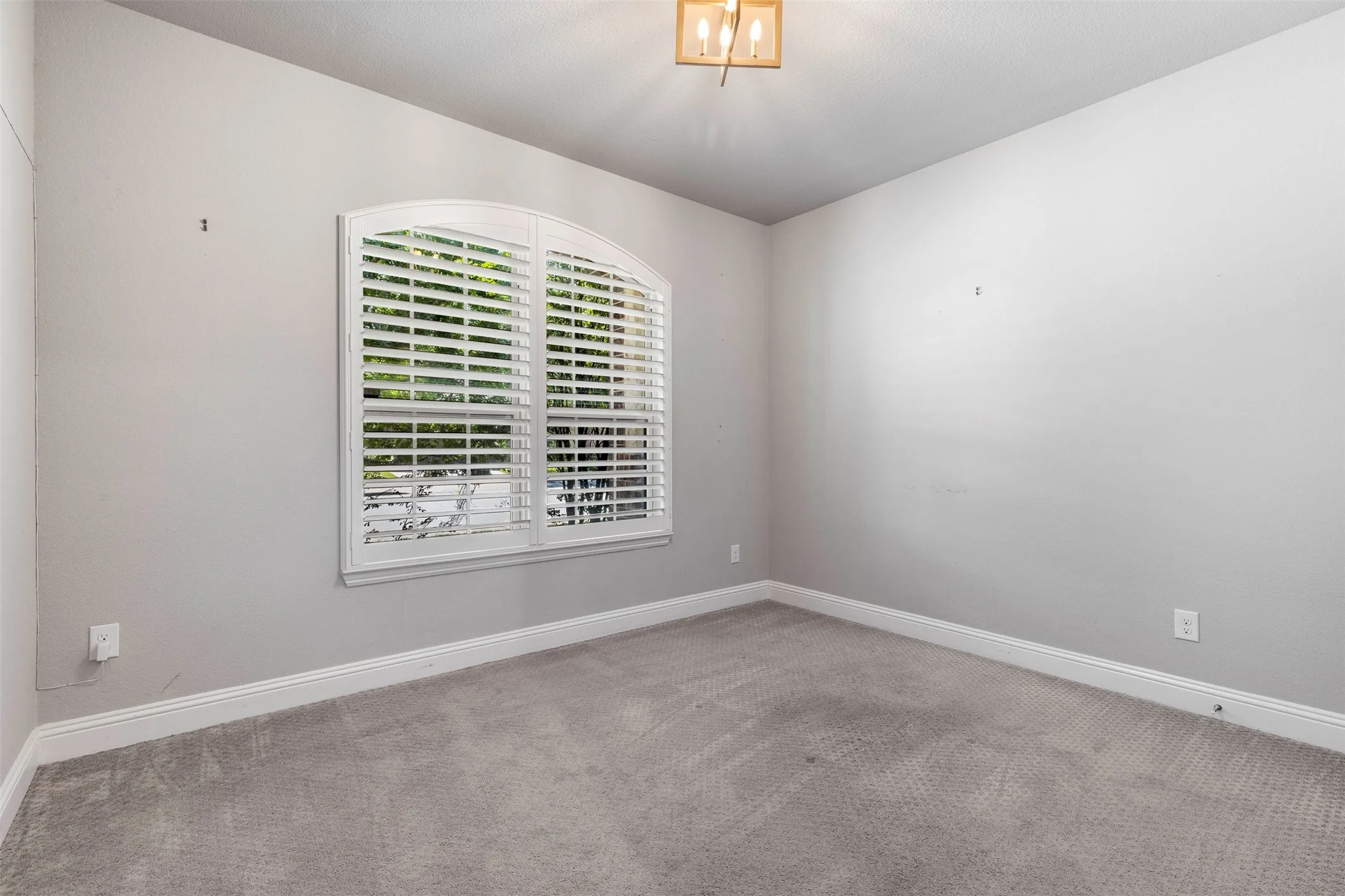 Single Family Residence For Sale in Collin County , 17643 Pinyon Lane, Dallas, Texas 75252, 4 Bedroom, 4 Bathroom, 2 Garage spaces, 3,049 Sqft, built in 2017, mls#21349761, Real Estate Agent in Dallas, Homes For Sale in Collin county, Homes For Sale in Dallas, Realtor in Dallas Texas, Real Estate Brokerage Independent Realty Texas, Luminita Cordes Realtor