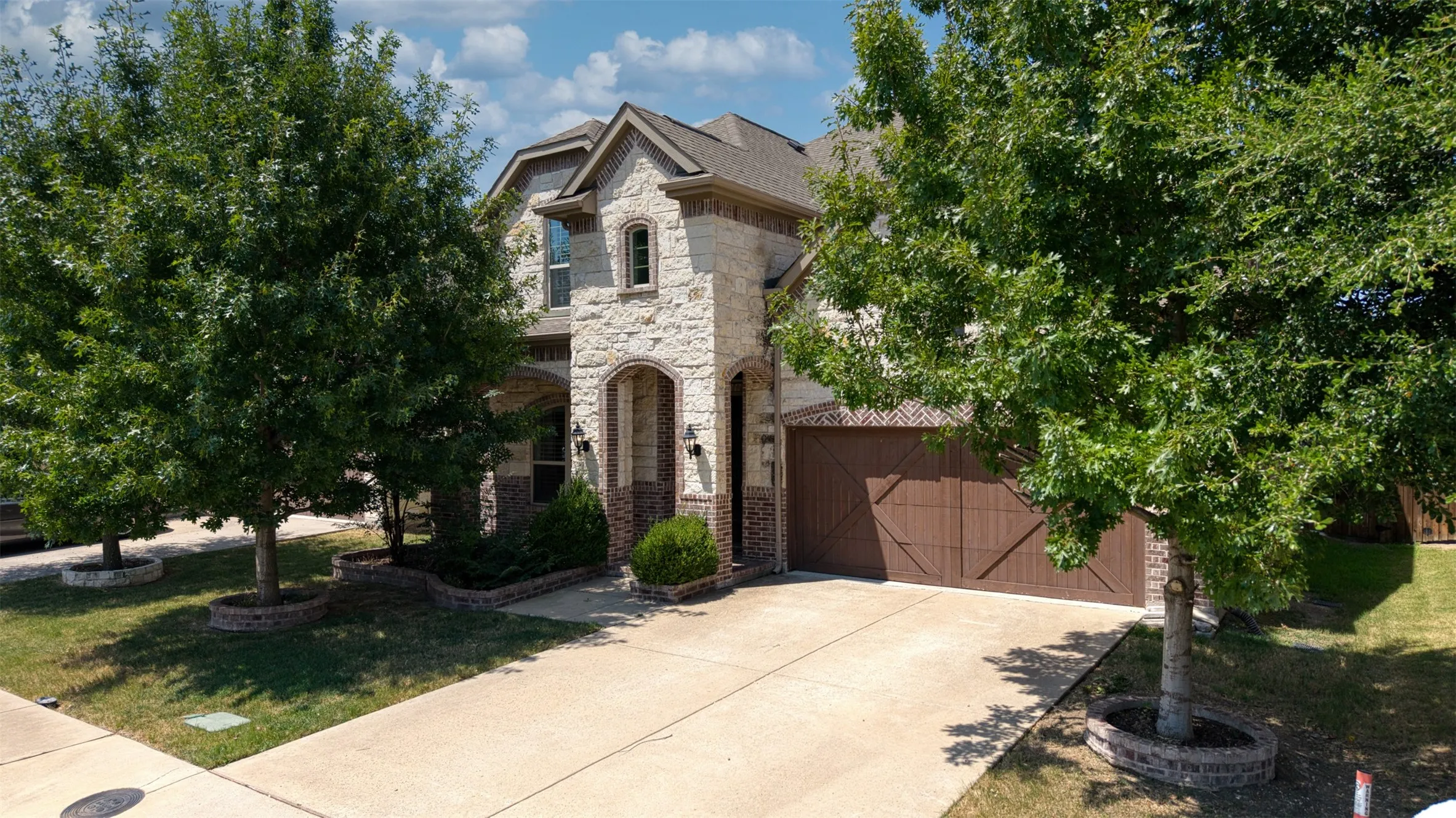 Single Family Residence For Sale in Collin County , 17643 Pinyon Lane, Dallas, Texas 75252, 4 Bedroom, 4 Bathroom, 2 Garage spaces, 3,049 Sqft, built in 2017, mls#21349761, Real Estate Agent in Dallas, Homes For Sale in Collin county, Homes For Sale in Dallas, Realtor in Dallas Texas, Real Estate Brokerage Independent Realty Texas, Luminita Cordes Realtor