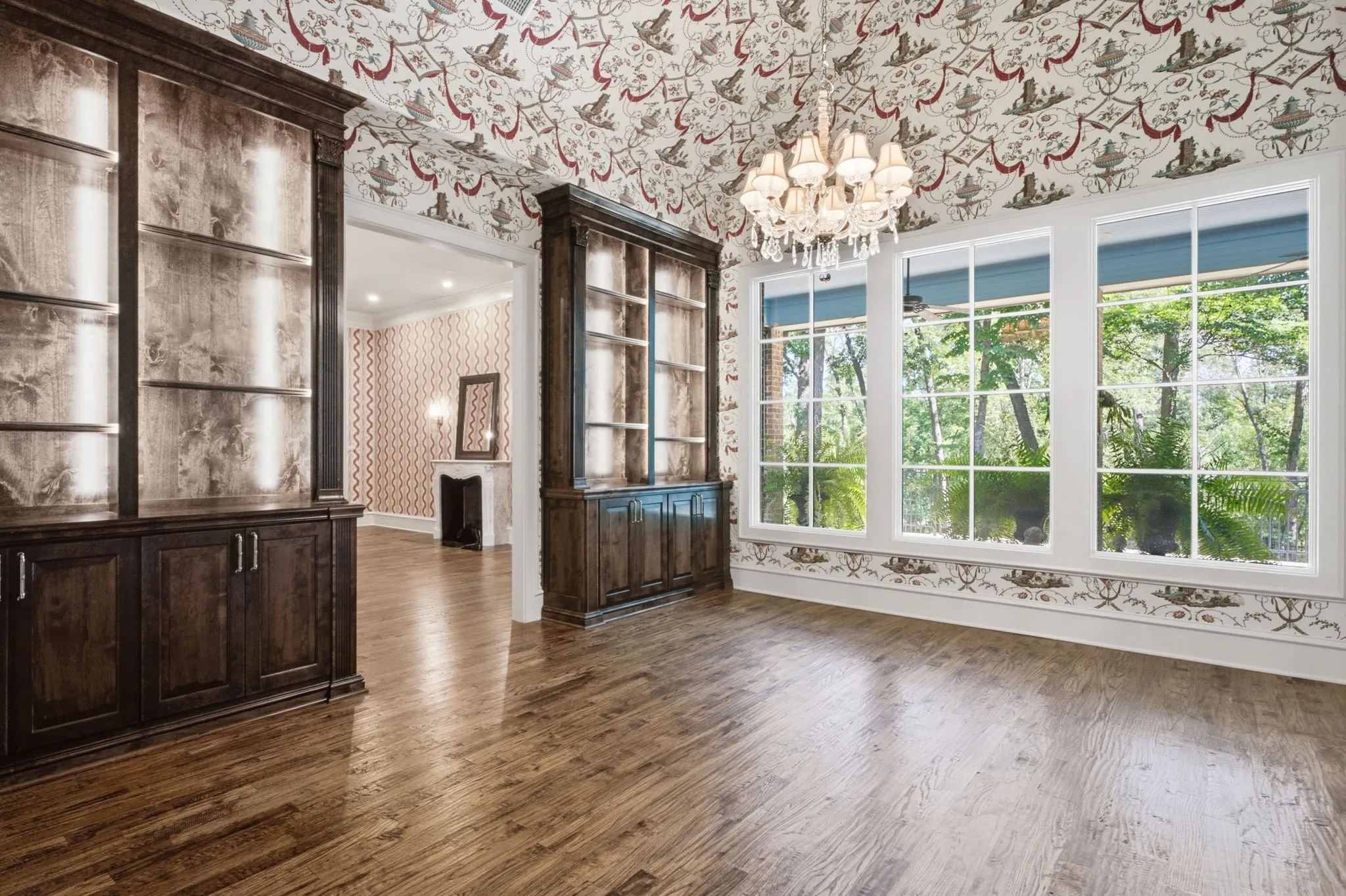 Single Family Residence For Sale in Smith County , 3312 Ridge Bluff Circle, Tyler, Texas 75707, 4 Bedrooms, 5 Bathrooms, 3 Garage spaces, 4,313 Sqft, built in 2012, Price $1,200,000, mls#21352513, Real Estate Agent in Tyler, Homes For Sale in Smith county, Homes For Sale in Tyler, Realtor in Tyler Texas, Real Estate Brokerage Independent Realty Texas, Luminita Cordes Realtor