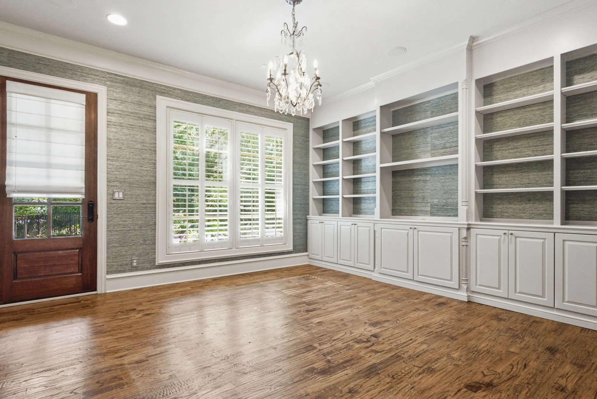 Single Family Residence For Sale in Smith County , 3312 Ridge Bluff Circle, Tyler, Texas 75707, 4 Bedrooms, 5 Bathrooms, 3 Garage spaces, 4,313 Sqft, built in 2012, Price $1,200,000, mls#21352513, Real Estate Agent in Tyler, Homes For Sale in Smith county, Homes For Sale in Tyler, Realtor in Tyler Texas, Real Estate Brokerage Independent Realty Texas, Luminita Cordes Realtor