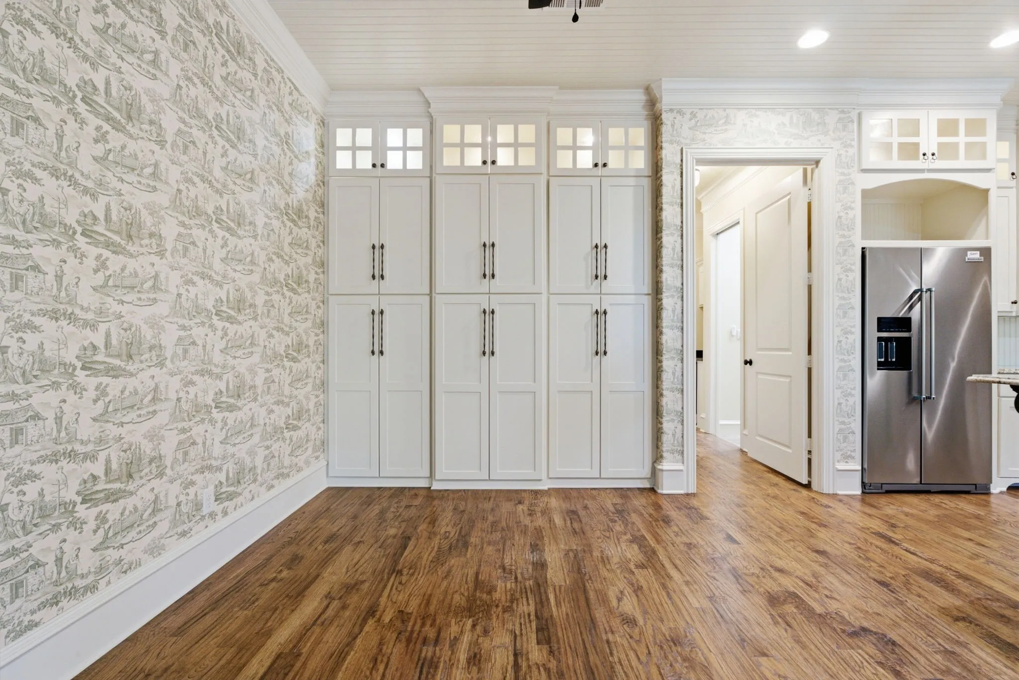 Single Family Residence For Sale in Smith County , 3312 Ridge Bluff Circle, Tyler, Texas 75707, 4 Bedrooms, 5 Bathrooms, 3 Garage spaces, 4,313 Sqft, built in 2012, Price $1,200,000, mls#21352513, Real Estate Agent in Tyler, Homes For Sale in Smith county, Homes For Sale in Tyler, Realtor in Tyler Texas, Real Estate Brokerage Independent Realty Texas, Luminita Cordes Realtor