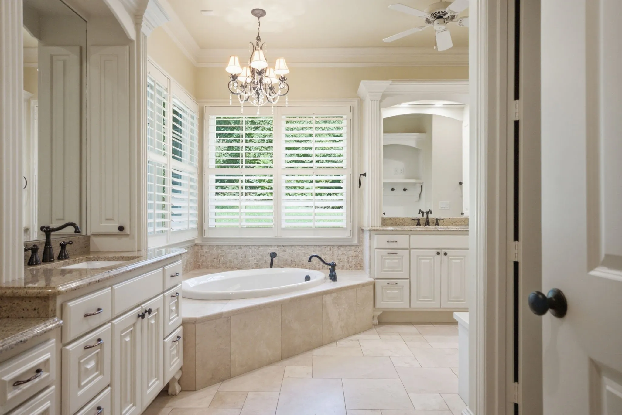 Single Family Residence For Sale in Smith County , 3312 Ridge Bluff Circle, Tyler, Texas 75707, 4 Bedrooms, 5 Bathrooms, 3 Garage spaces, 4,313 Sqft, built in 2012, Price $1,200,000, mls#21352513, Real Estate Agent in Tyler, Homes For Sale in Smith county, Homes For Sale in Tyler, Realtor in Tyler Texas, Real Estate Brokerage Independent Realty Texas, Luminita Cordes Realtor