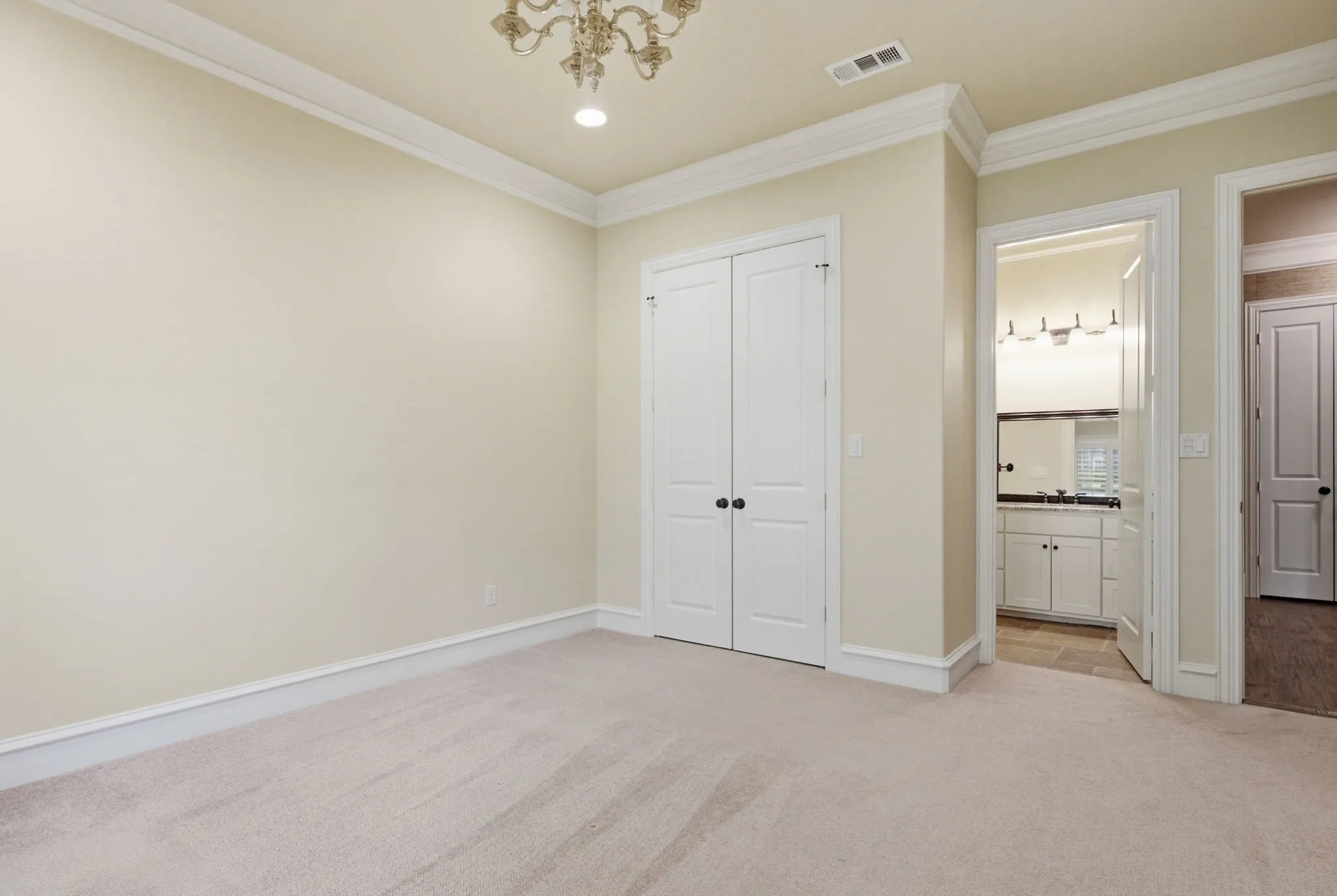 Single Family Residence For Sale in Smith County , 3312 Ridge Bluff Circle, Tyler, Texas 75707, 4 Bedrooms, 5 Bathrooms, 3 Garage spaces, 4,313 Sqft, built in 2012, Price $1,200,000, mls#21352513, Real Estate Agent in Tyler, Homes For Sale in Smith county, Homes For Sale in Tyler, Realtor in Tyler Texas, Real Estate Brokerage Independent Realty Texas, Luminita Cordes Realtor