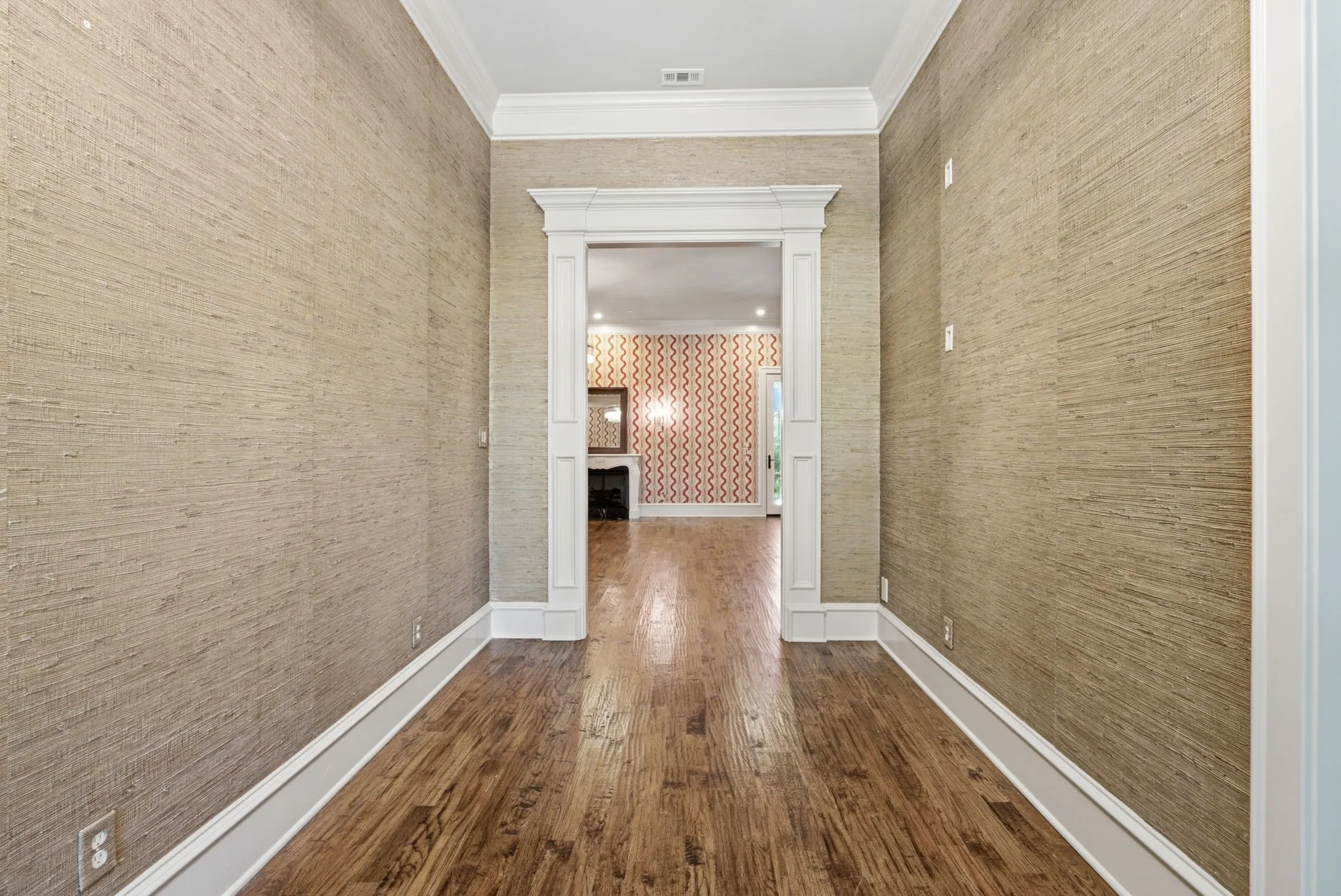 Single Family Residence For Sale in Smith County , 3312 Ridge Bluff Circle, Tyler, Texas 75707, 4 Bedrooms, 5 Bathrooms, 3 Garage spaces, 4,313 Sqft, built in 2012, Price $1,200,000, mls#21352513, Real Estate Agent in Tyler, Homes For Sale in Smith county, Homes For Sale in Tyler, Realtor in Tyler Texas, Real Estate Brokerage Independent Realty Texas, Luminita Cordes Realtor