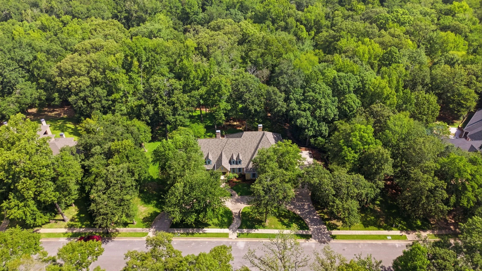 Single Family Residence For Sale in Smith County , 3312 Ridge Bluff Circle, Tyler, Texas 75707, 4 Bedrooms, 5 Bathrooms, 3 Garage spaces, 4,313 Sqft, built in 2012, Price $1,200,000, mls#21352513, Real Estate Agent in Tyler, Homes For Sale in Smith county, Homes For Sale in Tyler, Realtor in Tyler Texas, Real Estate Brokerage Independent Realty Texas, Luminita Cordes Realtor