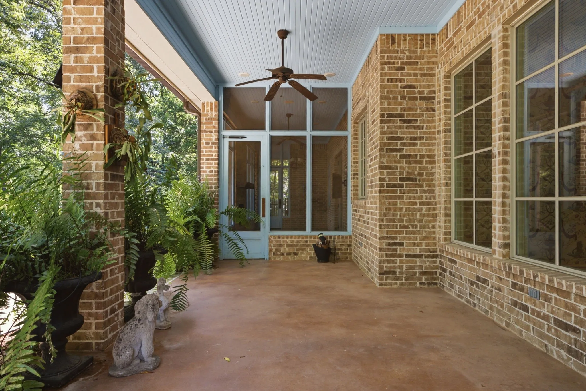 Single Family Residence For Sale in Smith County , 3312 Ridge Bluff Circle, Tyler, Texas 75707, 4 Bedrooms, 5 Bathrooms, 3 Garage spaces, 4,313 Sqft, built in 2012, Price $1,200,000, mls#21352513, Real Estate Agent in Tyler, Homes For Sale in Smith county, Homes For Sale in Tyler, Realtor in Tyler Texas, Real Estate Brokerage Independent Realty Texas, Luminita Cordes Realtor