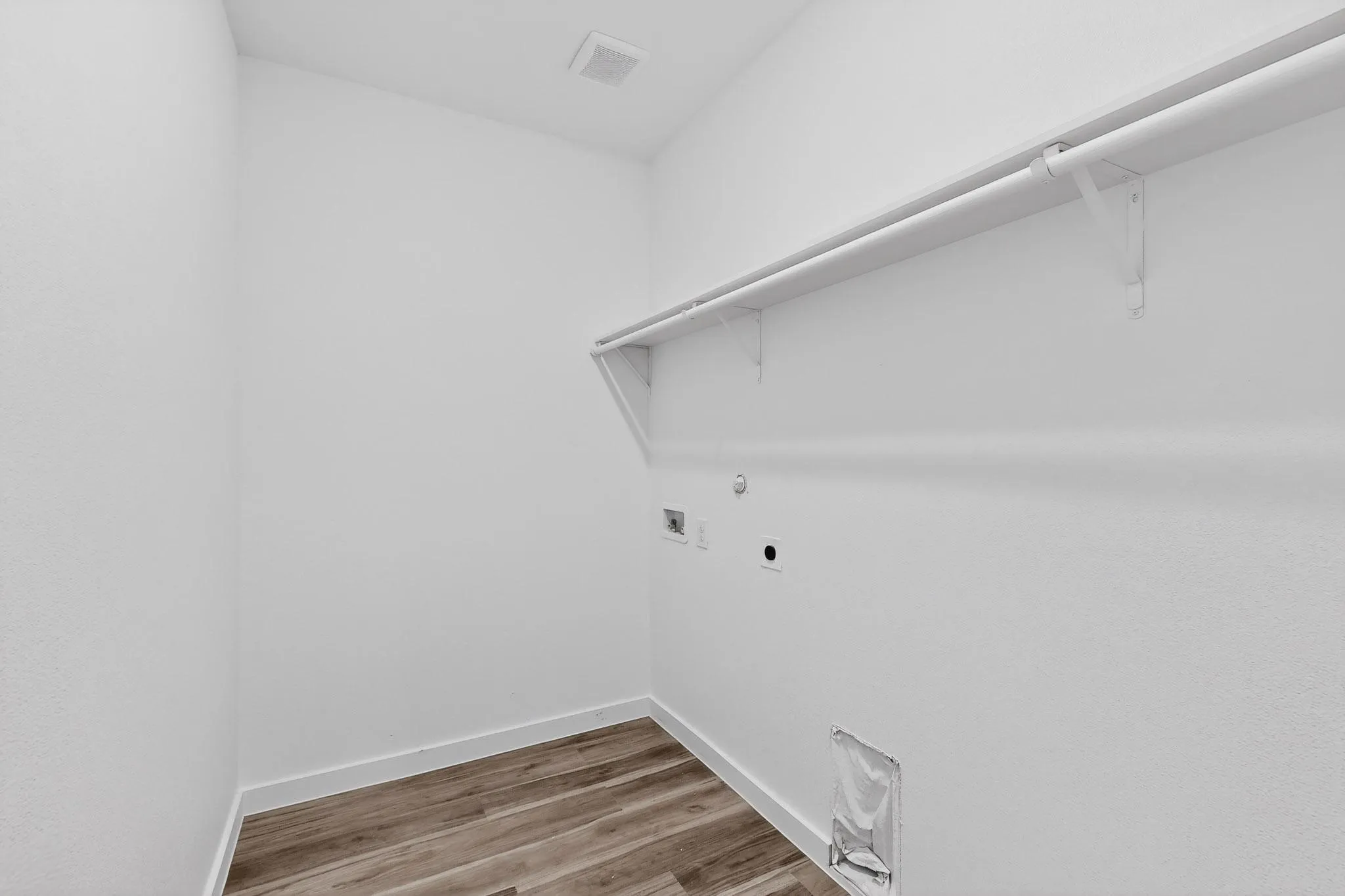 Single Family Residence For Sale in Dallas County , 4523 Metropolitan Avenue, Dallas, Texas 75210, 3 Bedroom, 2 Bathroom, 2 Garage spaces, 1,415 Sqft, built in 2026, mls#21352417, Real Estate Agent in Dallas, Homes For Sale in Dallas county, Homes For Sale in Dallas, Realtor in Dallas Texas, Real Estate Brokerage Independent Realty Texas, Luminita Cordes Realtor