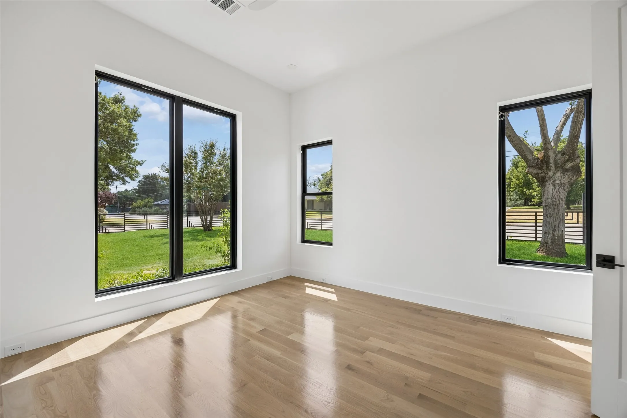 Single Family Residence For Sale in Dallas County , 3807 Pallos Verdas Drive, Dallas, Texas 75229, 6 Bedroom, 7 Bathroom, 3 Garage spaces, 6,510 Sqft, built in 2026, mls#21199377, Real Estate Agent in Dallas, Homes For Sale in Dallas county, Homes For Sale in Dallas, Realtor in Dallas Texas, Real Estate Brokerage Independent Realty Texas, Luminita Cordes Realtor