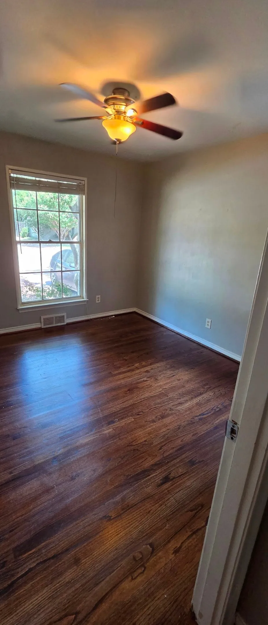 Single Family Residence For Rent in Dallas County , 7303 Bucknell Drive, Dallas, Texas 75214, 4 Bedroom, 3 Bathroom, Garage spaces, 2,148 Sqft, built in 1958, mls#21350826, Real Estate Agent in Dallas, Homes For Rent in Dallas county, Homes For Rent in Dallas, Realtor in Dallas Texas, Real Estate Brokerage Independent Realty Texas, Luminita Cordes Realtor