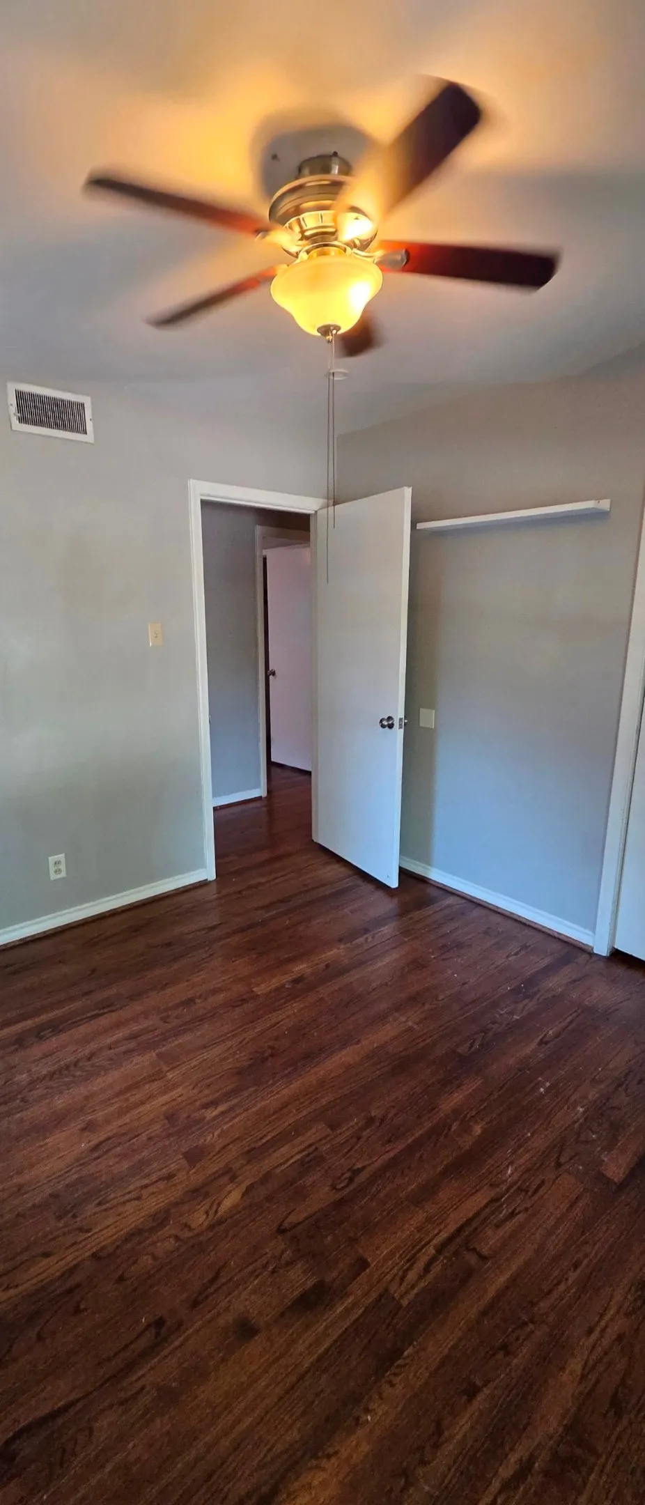 Single Family Residence For Rent in Dallas County , 7303 Bucknell Drive, Dallas, Texas 75214, 4 Bedroom, 3 Bathroom, Garage spaces, 2,148 Sqft, built in 1958, mls#21350826, Real Estate Agent in Dallas, Homes For Rent in Dallas county, Homes For Rent in Dallas, Realtor in Dallas Texas, Real Estate Brokerage Independent Realty Texas, Luminita Cordes Realtor