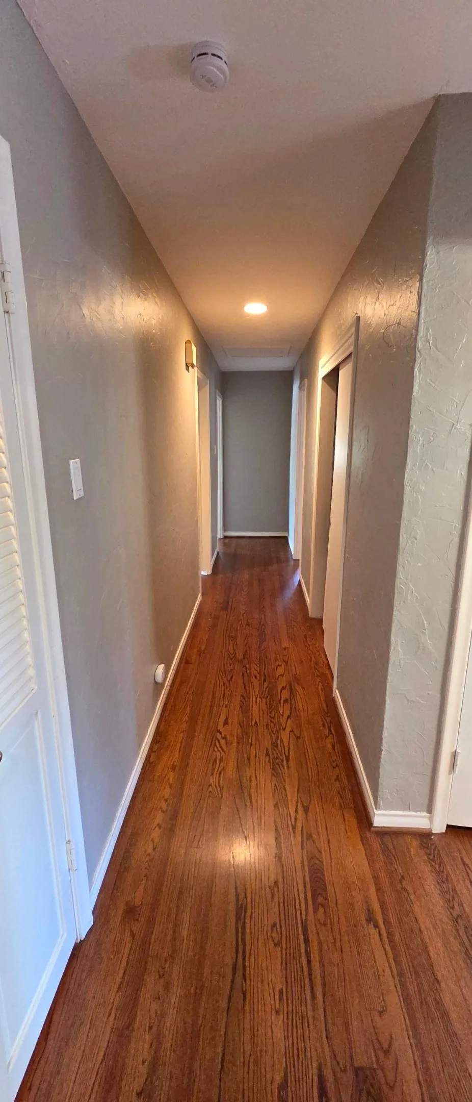 Single Family Residence For Rent in Dallas County , 7303 Bucknell Drive, Dallas, Texas 75214, 4 Bedroom, 3 Bathroom, Garage spaces, 2,148 Sqft, built in 1958, mls#21350826, Real Estate Agent in Dallas, Homes For Rent in Dallas county, Homes For Rent in Dallas, Realtor in Dallas Texas, Real Estate Brokerage Independent Realty Texas, Luminita Cordes Realtor