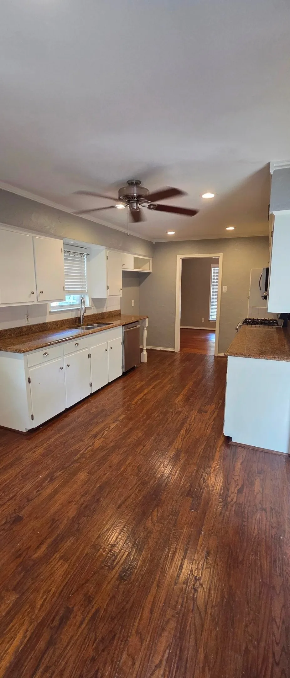 Single Family Residence For Rent in Dallas County , 7303 Bucknell Drive, Dallas, Texas 75214, 4 Bedroom, 3 Bathroom, Garage spaces, 2,148 Sqft, built in 1958, mls#21350826, Real Estate Agent in Dallas, Homes For Rent in Dallas county, Homes For Rent in Dallas, Realtor in Dallas Texas, Real Estate Brokerage Independent Realty Texas, Luminita Cordes Realtor