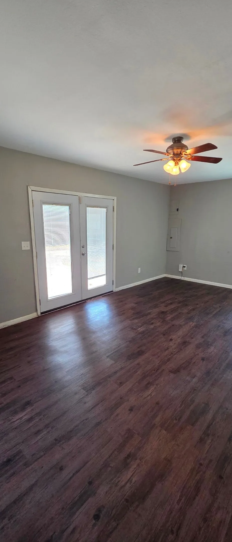 Single Family Residence For Rent in Dallas County , 7303 Bucknell Drive, Dallas, Texas 75214, 4 Bedroom, 3 Bathroom, Garage spaces, 2,148 Sqft, built in 1958, mls#21350826, Real Estate Agent in Dallas, Homes For Rent in Dallas county, Homes For Rent in Dallas, Realtor in Dallas Texas, Real Estate Brokerage Independent Realty Texas, Luminita Cordes Realtor