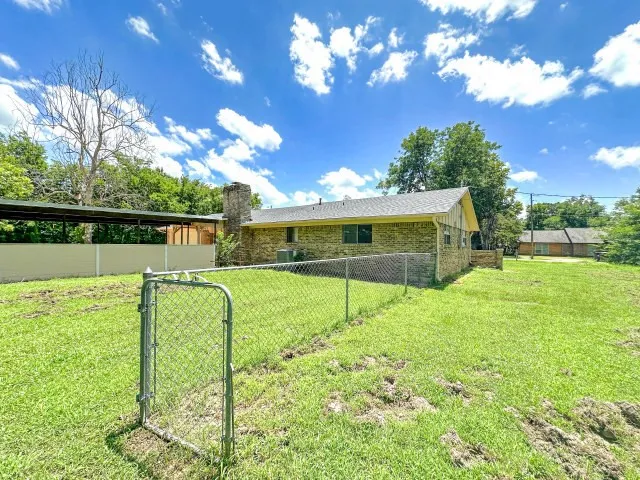 Single Family Residence For Sale in Red River (TX) County , 120 W Deport Street, Detroit, Texas 75436, 3 Bedroom, 2 Bathroom, 2 Garage spaces, 2,195 Sqft, built in 1973, mls#21352514, Real Estate Agent in Detroit, Homes For Sale in Red River (TX) county, Homes For Sale in Detroit, Realtor in Detroit Texas, Real Estate Brokerage Independent Realty Texas, Luminita Cordes Realtor