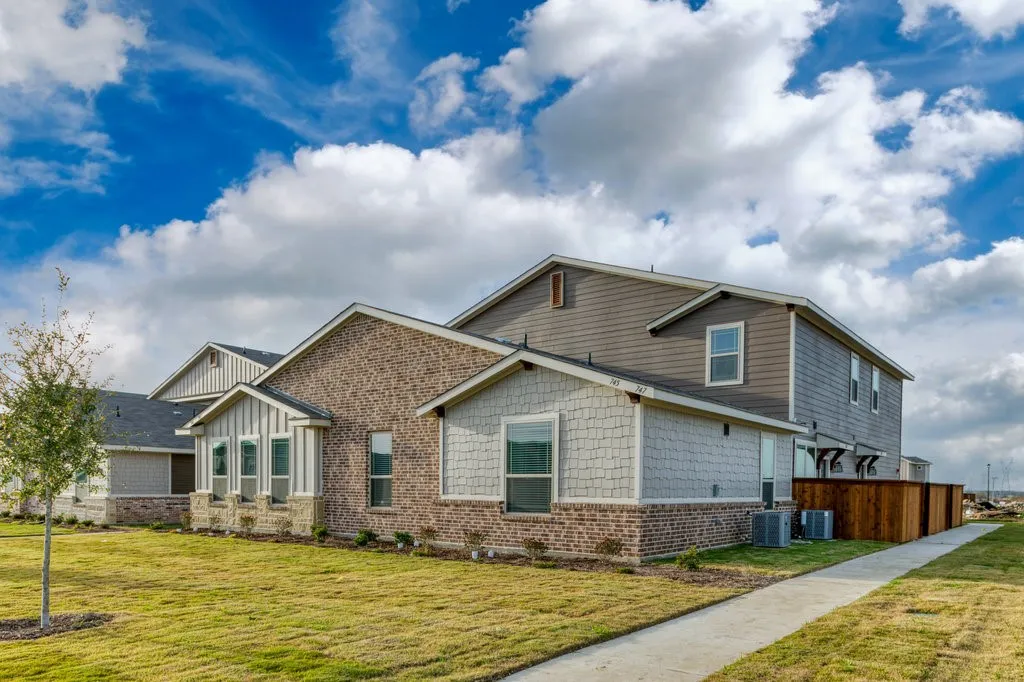 Apartment For Rent in Ellis County , 745 Harvest Moon Drive, Venus, Texas 76084, 2 Bedroom, 2 Bathroom, 1 Garage spaces, 1,134 Sqft, built in 2022, mls#21352532, Real Estate Agent in Venus, Homes For Rent in Ellis county, Homes For Rent in Venus, Realtor in Venus Texas, Real Estate Brokerage Independent Realty Texas, Luminita Cordes Realtor