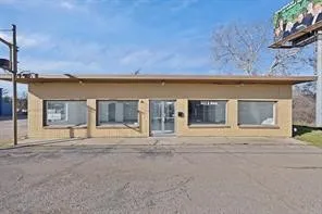 Retail For Sale in Johnson County , 1123 N Main Street, Cleburne, Texas 76033, 0, 0, Garage spaces, 0 Sqft, built in 1974, mls#21352552, Real Estate Agent in Cleburne, Homes For Sale in Johnson county, Homes For Sale in Cleburne, Realtor in Cleburne Texas, Real Estate Brokerage Independent Realty Texas, Luminita Cordes Realtor