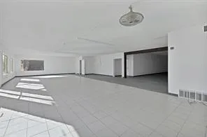 Retail For Sale in Johnson County , 1123 N Main Street, Cleburne, Texas 76033, 0, 0, Garage spaces, 0 Sqft, built in 1974, mls#21352552, Real Estate Agent in Cleburne, Homes For Sale in Johnson county, Homes For Sale in Cleburne, Realtor in Cleburne Texas, Real Estate Brokerage Independent Realty Texas, Luminita Cordes Realtor