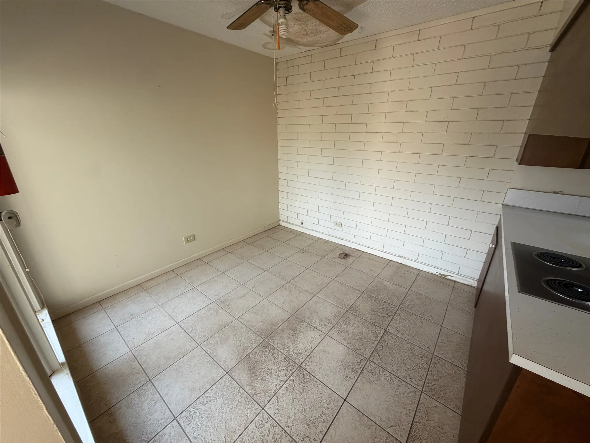 Apartment For Rent in Taylor County , 3535 Yale Avenue 4, Abilene, Texas 79603, 2 Bedrooms, 1 Bathroom, Garage spaces, 10,175 Sqft, built in 1961, Price $1,850, mls#21352080, Real Estate Agent in Abilene, Homes For Rent in Taylor county, Homes For Rent in Abilene, Realtor in Abilene Texas, Real Estate Brokerage Independent Realty Texas, Luminita Cordes Realtor