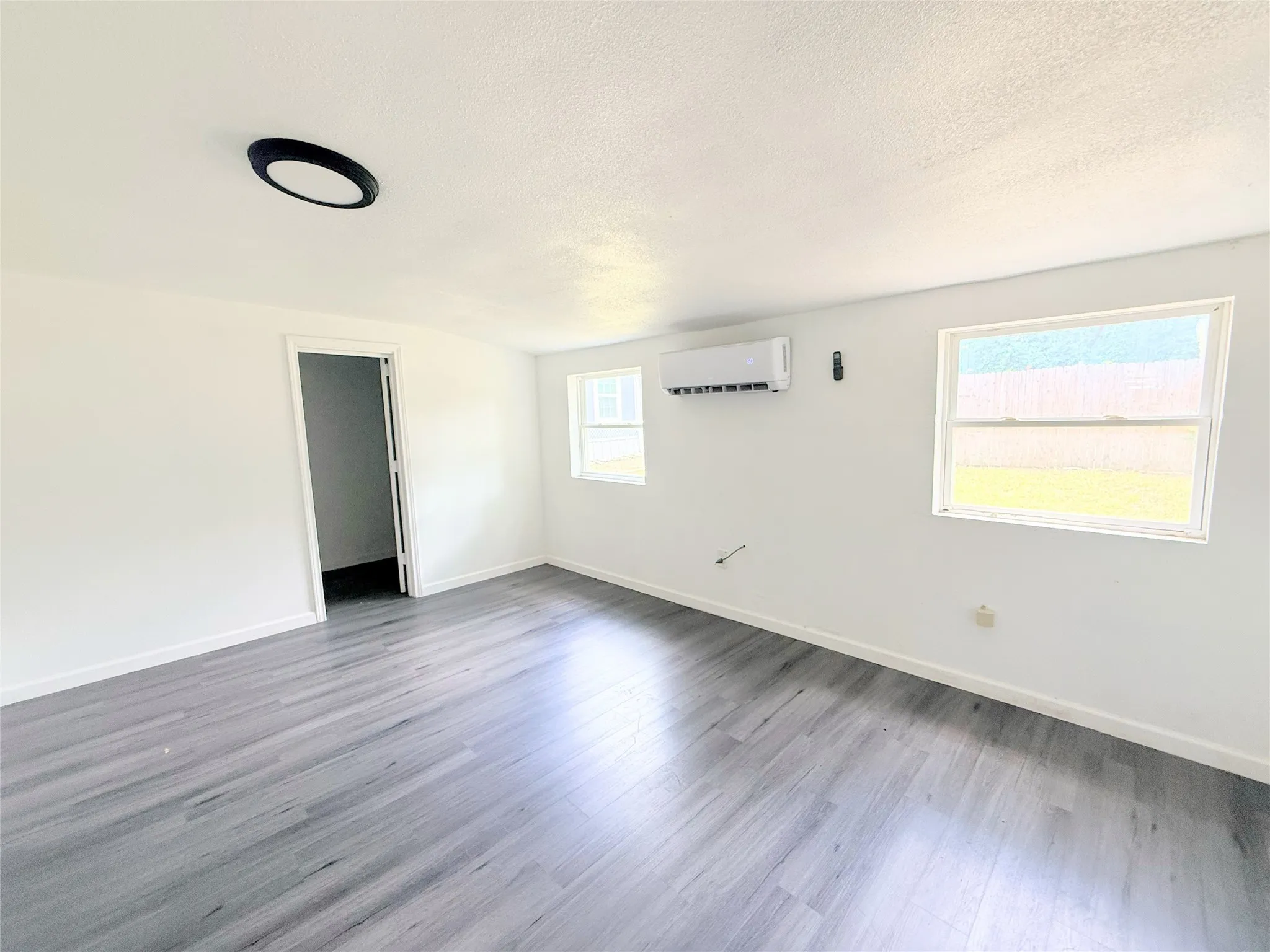 Single Family Residence For Sale in Grayson County , 1324 W Morton Street, Denison, Texas 75020, 3 Bedroom, 1 Bathroom, Garage spaces, 1,020 Sqft, built in 1925, mls#21352525, Real Estate Agent in Denison, Homes For Sale in Grayson county, Homes For Sale in Denison, Realtor in Denison Texas, Real Estate Brokerage Independent Realty Texas, Luminita Cordes Realtor