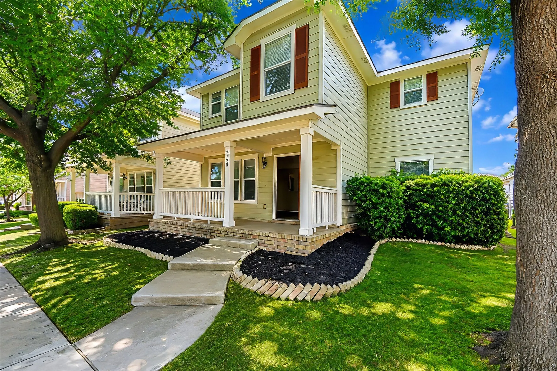 Single Family Residence For Rent in Collin County , 7120 Planters Row Drive, Mc Kinney, Texas 75070, 3 Bedroom, 3 Bathroom, 2 Garage spaces, 1,447 Sqft, built in 2005, mls#21325315, Real Estate Agent in Mc Kinney, Homes For Rent in Collin county, Homes For Rent in Mc Kinney, Realtor in Mc Kinney Texas, Real Estate Brokerage Independent Realty Texas, Luminita Cordes Realtor