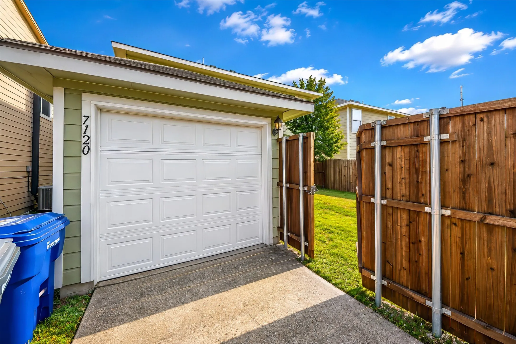 Single Family Residence For Rent in Collin County , 7120 Planters Row Drive, Mc Kinney, Texas 75070, 3 Bedroom, 3 Bathroom, 2 Garage spaces, 1,447 Sqft, built in 2005, mls#21325315, Real Estate Agent in Mc Kinney, Homes For Rent in Collin county, Homes For Rent in Mc Kinney, Realtor in Mc Kinney Texas, Real Estate Brokerage Independent Realty Texas, Luminita Cordes Realtor