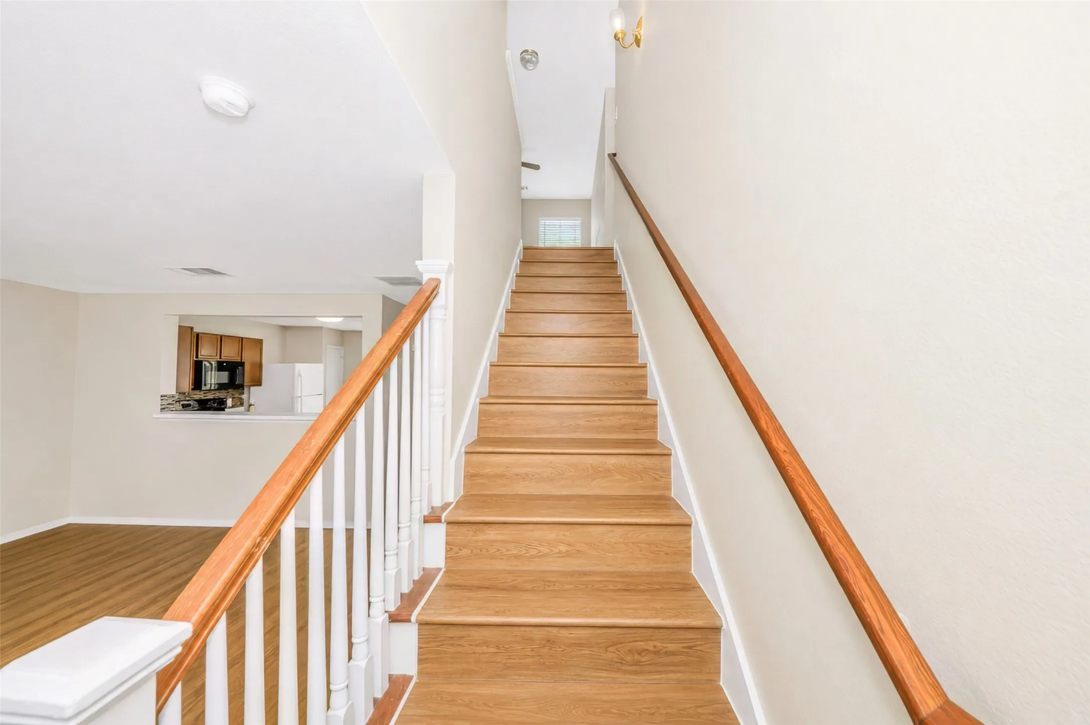 Single Family Residence For Rent in Collin County , 7120 Planters Row Drive, Mc Kinney, Texas 75070, 3 Bedroom, 3 Bathroom, 2 Garage spaces, 1,447 Sqft, built in 2005, mls#21325315, Real Estate Agent in Mc Kinney, Homes For Rent in Collin county, Homes For Rent in Mc Kinney, Realtor in Mc Kinney Texas, Real Estate Brokerage Independent Realty Texas, Luminita Cordes Realtor