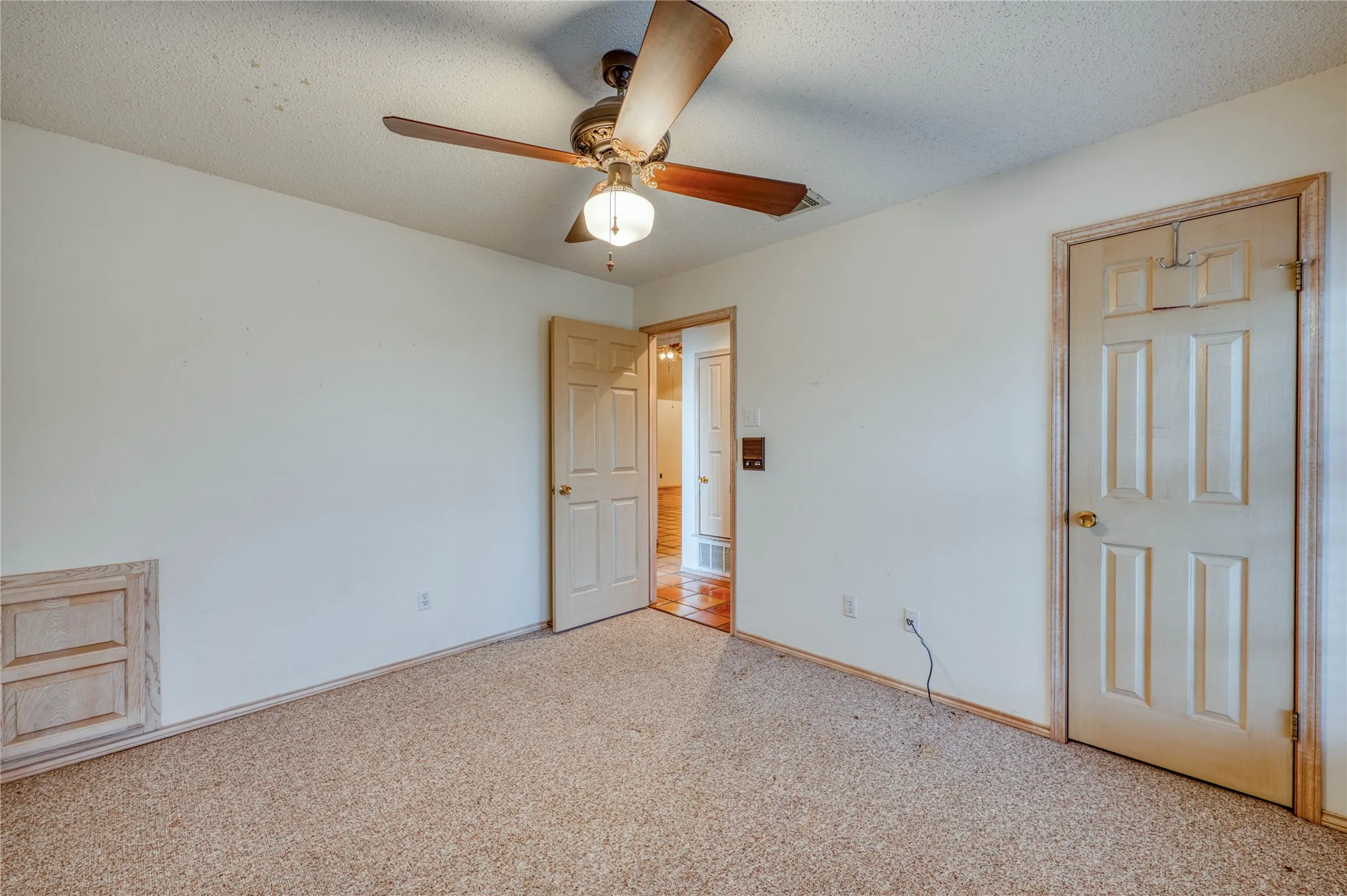 Single Family Residence For Sale in Limestone County , 1829 W FM 1246, Thornton, Texas 76687, 3 Bedrooms, 3 Bathrooms, Garage spaces, 2,512 Sqft, built in 1993, Price $1,650,000, mls#21352515, Real Estate Agent in Thornton, Homes For Sale in Limestone county, Homes For Sale in Thornton, Realtor in Thornton Texas, Real Estate Brokerage Independent Realty Texas, Luminita Cordes Realtor