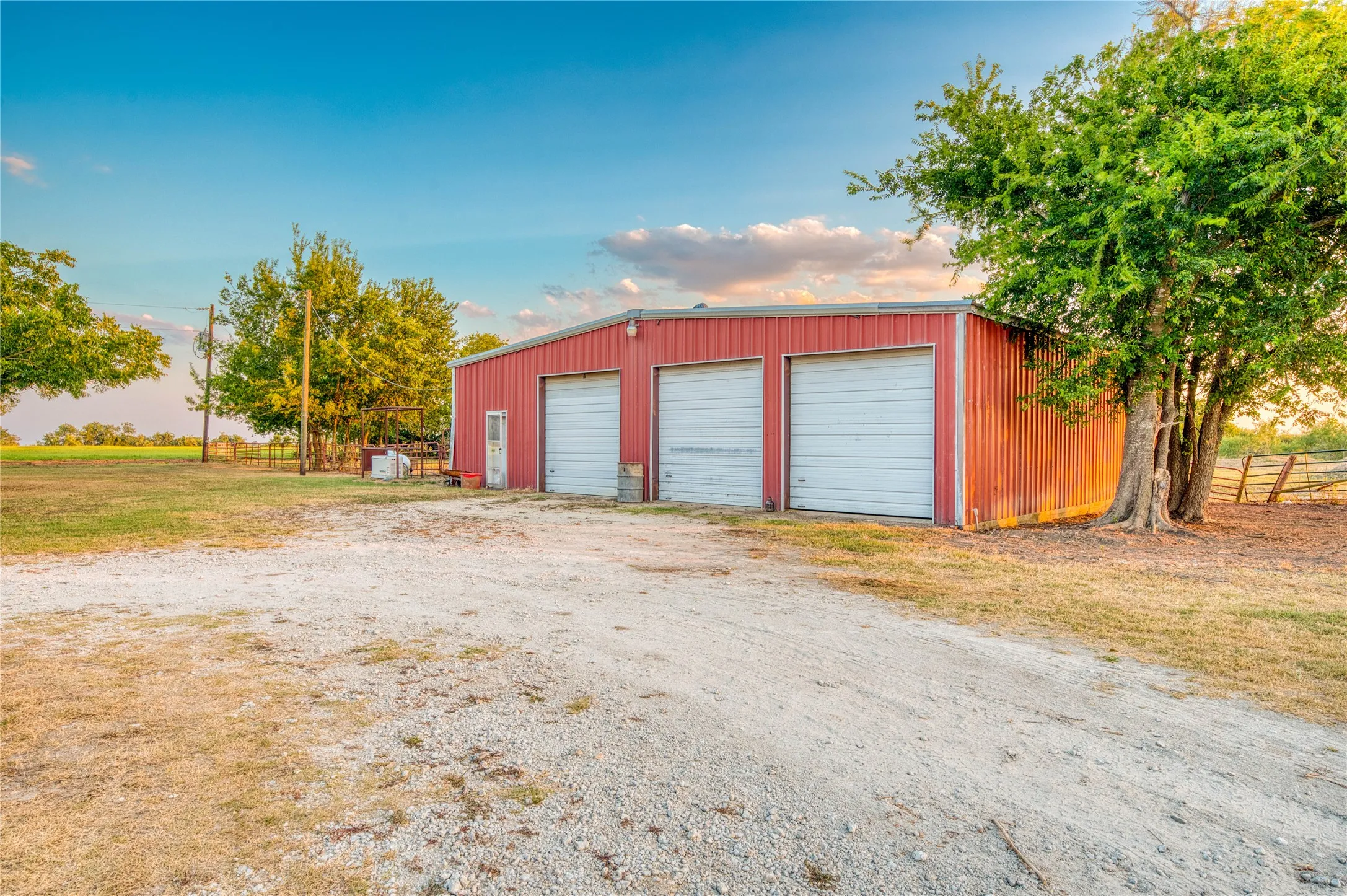 Single Family Residence For Sale in Limestone County , 1829 W FM 1246, Thornton, Texas 76687, 3 Bedrooms, 3 Bathrooms, Garage spaces, 2,512 Sqft, built in 1993, Price $1,650,000, mls#21352515, Real Estate Agent in Thornton, Homes For Sale in Limestone county, Homes For Sale in Thornton, Realtor in Thornton Texas, Real Estate Brokerage Independent Realty Texas, Luminita Cordes Realtor