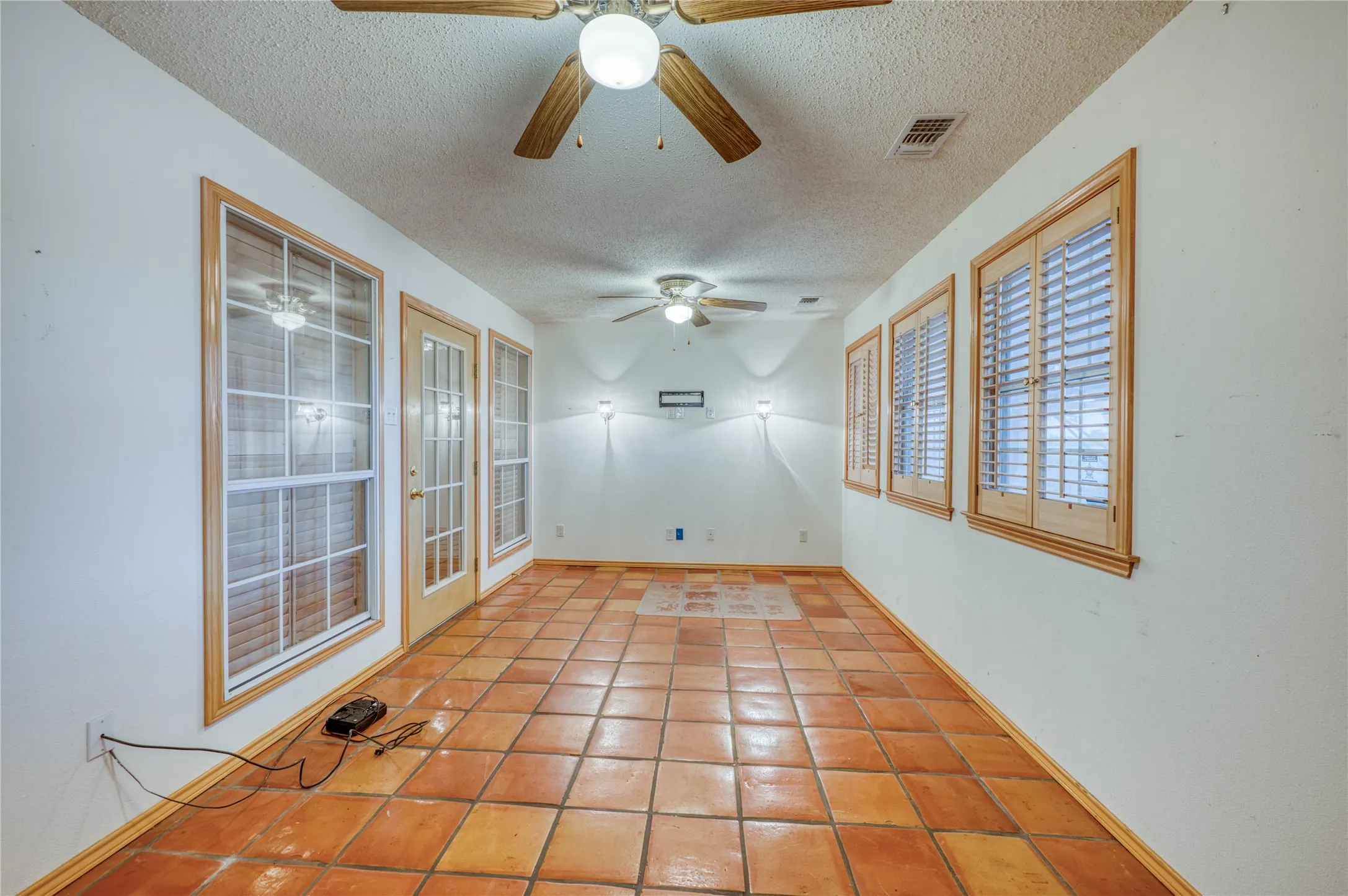Single Family Residence For Sale in Limestone County , 1829 W FM 1246, Thornton, Texas 76687, 3 Bedrooms, 3 Bathrooms, Garage spaces, 2,512 Sqft, built in 1993, Price $1,650,000, mls#21352515, Real Estate Agent in Thornton, Homes For Sale in Limestone county, Homes For Sale in Thornton, Realtor in Thornton Texas, Real Estate Brokerage Independent Realty Texas, Luminita Cordes Realtor