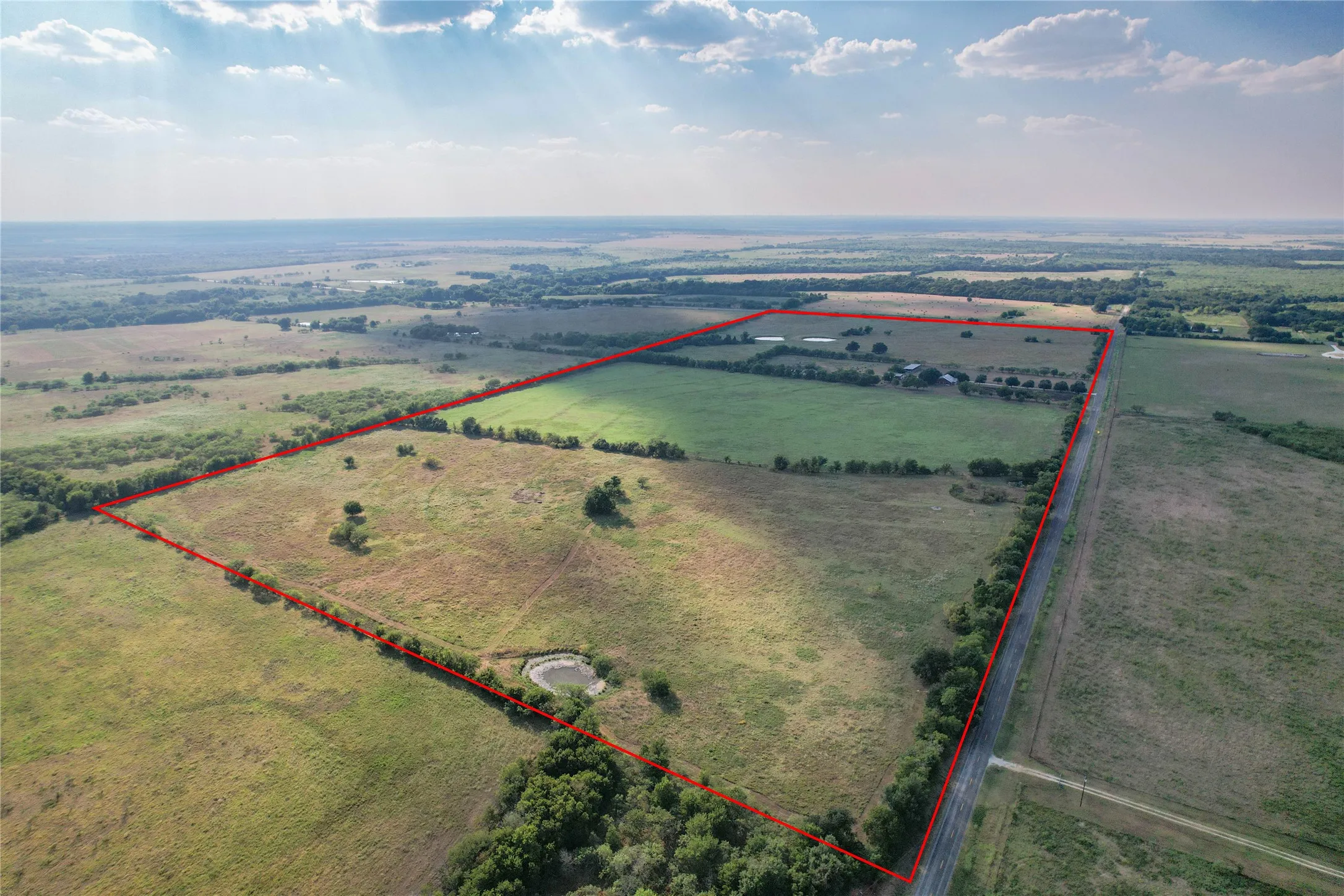 Single Family Residence For Sale in Limestone County , 1829 W FM 1246, Thornton, Texas 76687, 3 Bedrooms, 3 Bathrooms, Garage spaces, 2,512 Sqft, built in 1993, Price $1,650,000, mls#21352515, Real Estate Agent in Thornton, Homes For Sale in Limestone county, Homes For Sale in Thornton, Realtor in Thornton Texas, Real Estate Brokerage Independent Realty Texas, Luminita Cordes Realtor