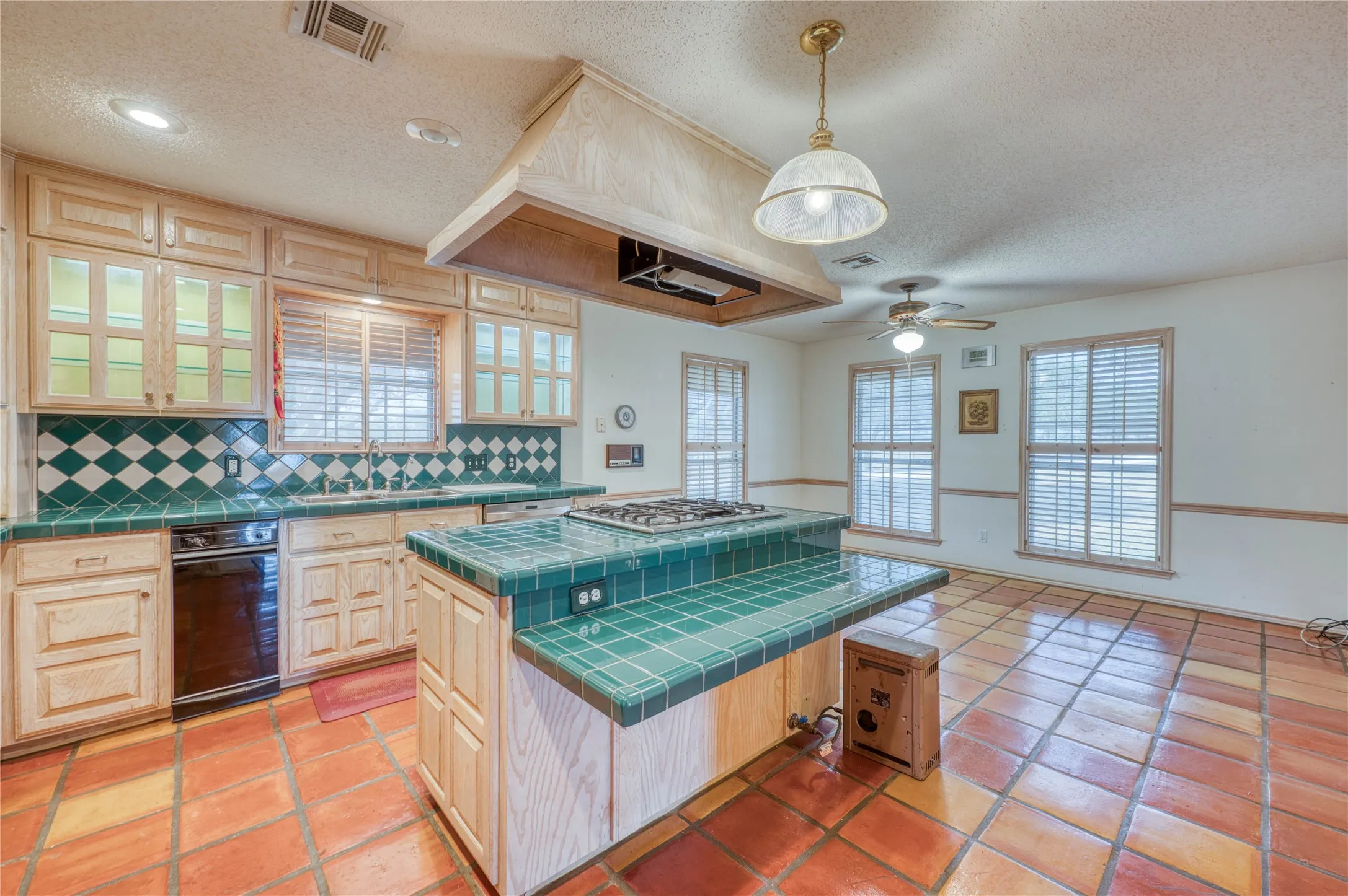 Single Family Residence For Sale in Limestone County , 1829 W FM 1246, Thornton, Texas 76687, 3 Bedrooms, 3 Bathrooms, Garage spaces, 2,512 Sqft, built in 1993, Price $1,650,000, mls#21352515, Real Estate Agent in Thornton, Homes For Sale in Limestone county, Homes For Sale in Thornton, Realtor in Thornton Texas, Real Estate Brokerage Independent Realty Texas, Luminita Cordes Realtor