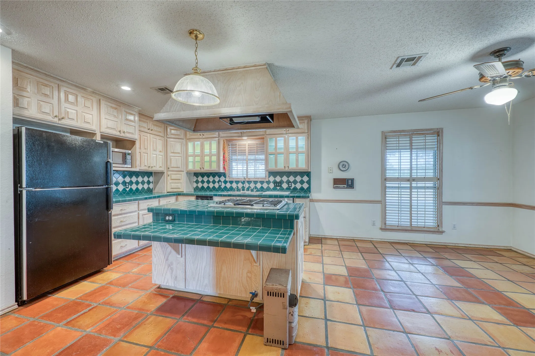 Single Family Residence For Sale in Limestone County , 1829 W FM 1246, Thornton, Texas 76687, 3 Bedrooms, 3 Bathrooms, Garage spaces, 2,512 Sqft, built in 1993, Price $1,650,000, mls#21352515, Real Estate Agent in Thornton, Homes For Sale in Limestone county, Homes For Sale in Thornton, Realtor in Thornton Texas, Real Estate Brokerage Independent Realty Texas, Luminita Cordes Realtor
