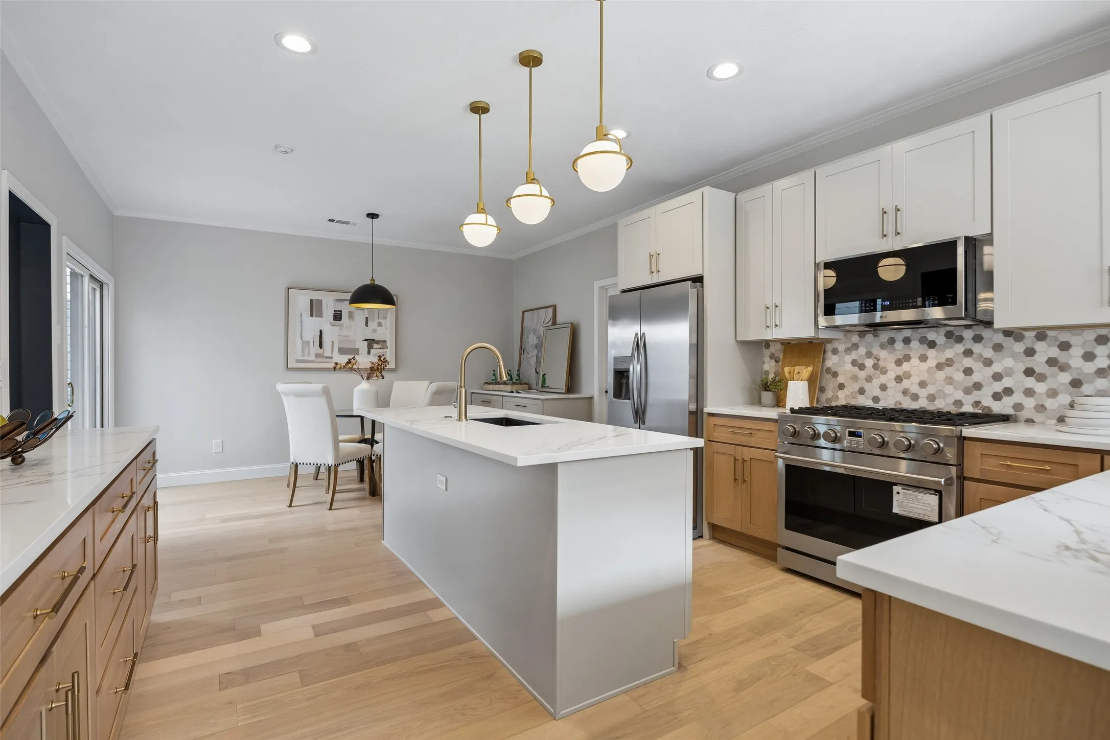 Single Family Residence For Sale in Collin County , 5925 Still Forest Drive, Dallas, Texas 75252, 4 Bedroom, 3 Bathroom, 2 Garage spaces, 3,065 Sqft, built in 1983, mls#21350791, Real Estate Agent in Dallas, Homes For Sale in Collin county, Homes For Sale in Dallas, Realtor in Dallas Texas, Real Estate Brokerage Independent Realty Texas, Luminita Cordes Realtor