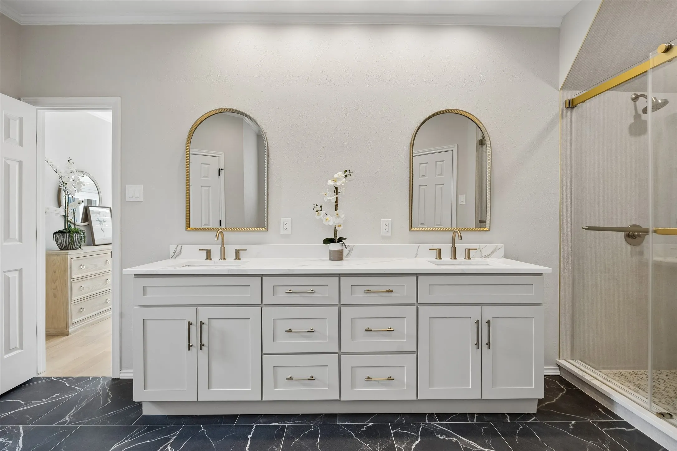Single Family Residence For Sale in Collin County , 5925 Still Forest Drive, Dallas, Texas 75252, 4 Bedroom, 3 Bathroom, 2 Garage spaces, 3,065 Sqft, built in 1983, mls#21350791, Real Estate Agent in Dallas, Homes For Sale in Collin county, Homes For Sale in Dallas, Realtor in Dallas Texas, Real Estate Brokerage Independent Realty Texas, Luminita Cordes Realtor