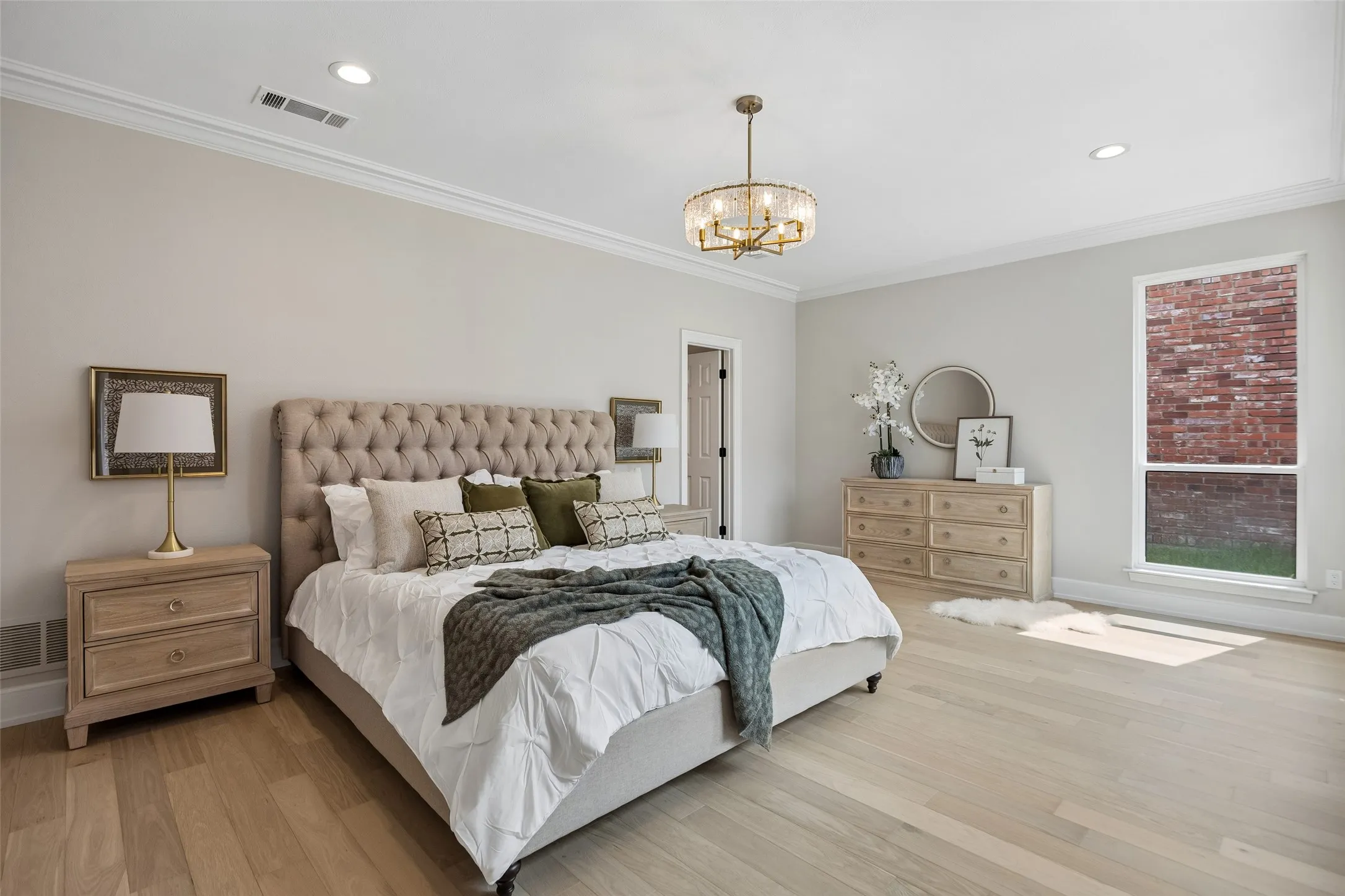 Single Family Residence For Sale in Collin County , 5925 Still Forest Drive, Dallas, Texas 75252, 4 Bedroom, 3 Bathroom, 2 Garage spaces, 3,065 Sqft, built in 1983, mls#21350791, Real Estate Agent in Dallas, Homes For Sale in Collin county, Homes For Sale in Dallas, Realtor in Dallas Texas, Real Estate Brokerage Independent Realty Texas, Luminita Cordes Realtor