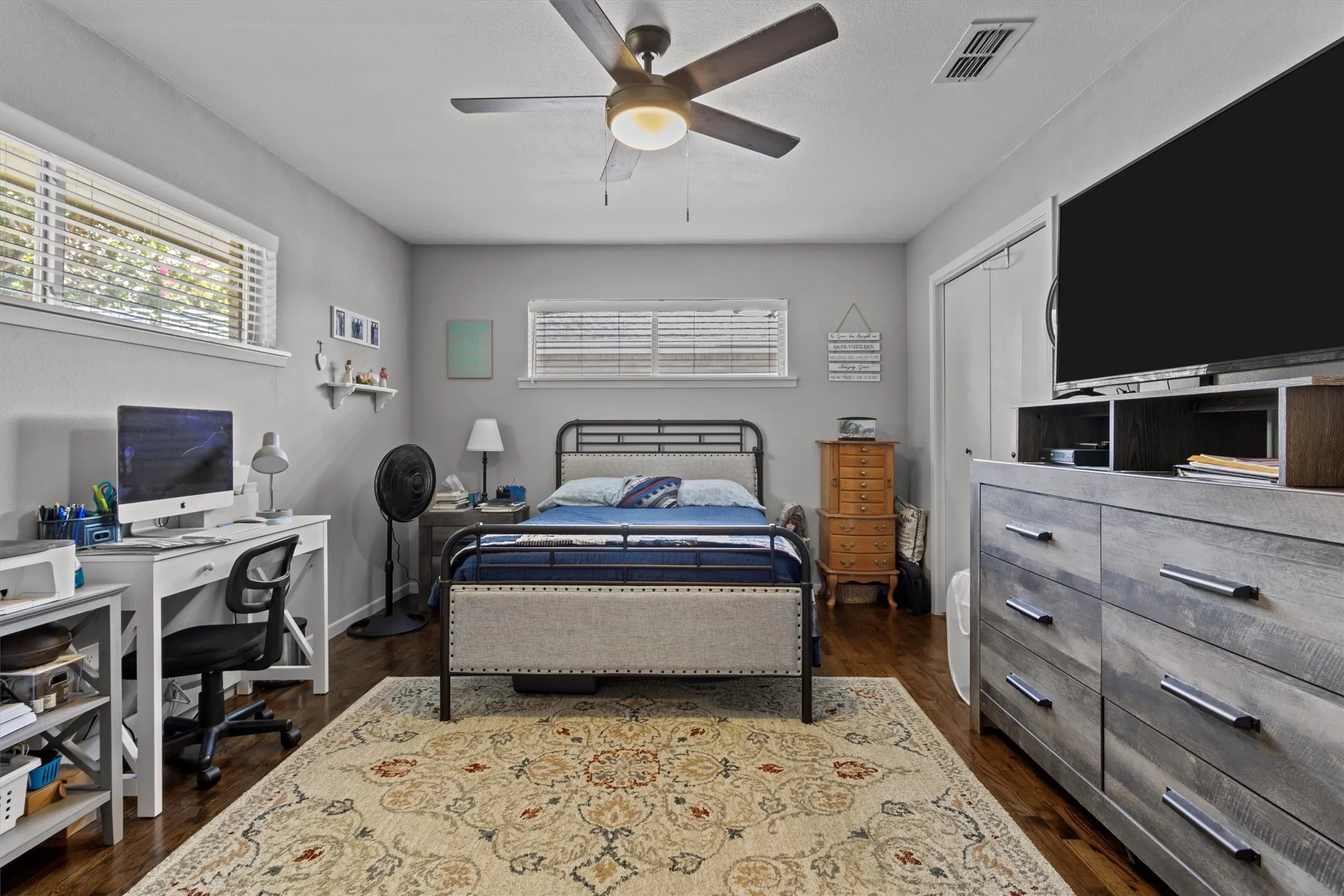 Single Family Residence For Sale in Wood County , 501 Linda Kay Drive, Winnsboro, Texas 75494, 3 Bedroom, 2 Bathroom, Garage spaces, 1,376 Sqft, built in 1965, mls#21352572, Real Estate Agent in Winnsboro, Homes For Sale in Wood county, Homes For Sale in Winnsboro, Realtor in Winnsboro Texas, Real Estate Brokerage Independent Realty Texas, Luminita Cordes Realtor