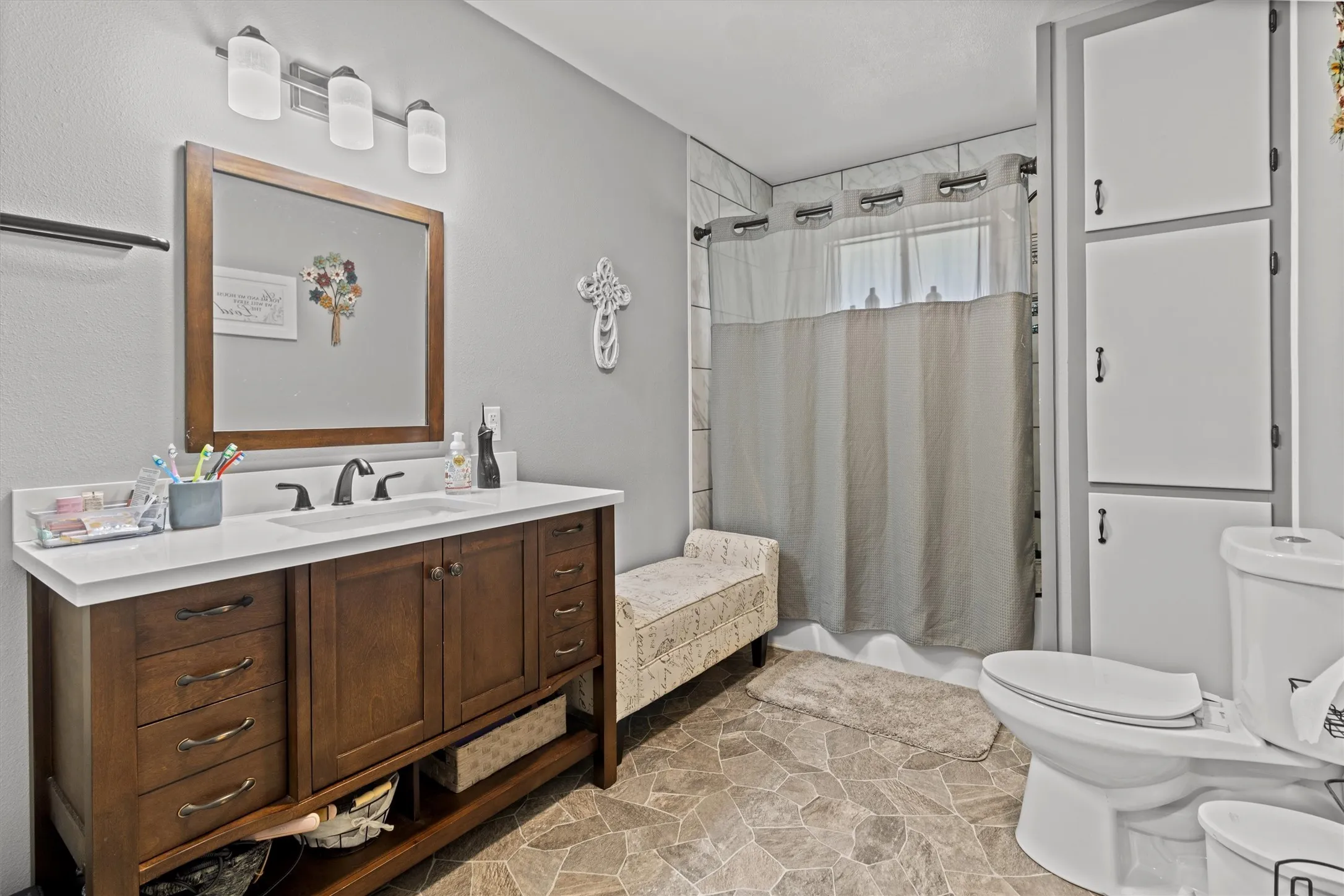 Single Family Residence For Sale in Wood County , 501 Linda Kay Drive, Winnsboro, Texas 75494, 3 Bedroom, 2 Bathroom, Garage spaces, 1,376 Sqft, built in 1965, mls#21352572, Real Estate Agent in Winnsboro, Homes For Sale in Wood county, Homes For Sale in Winnsboro, Realtor in Winnsboro Texas, Real Estate Brokerage Independent Realty Texas, Luminita Cordes Realtor