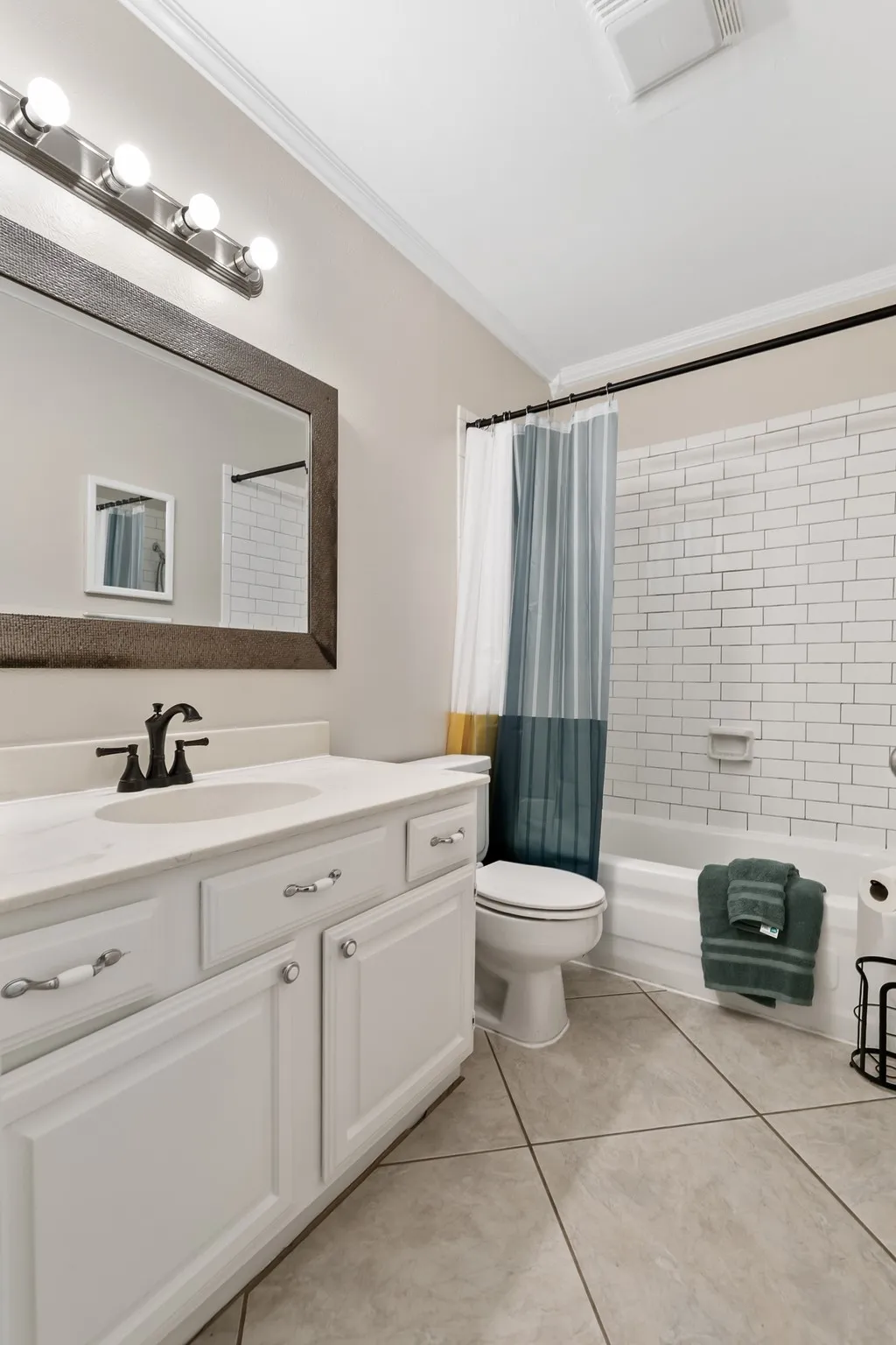 Single Family Residence For Sale in Denton County , 1912 Buckeye Drive, Flower Mound, Texas 75028, 3 Bedroom, 2 Bathroom, 2 Garage spaces, 1,661 Sqft, built in 1983, mls#21291730, Real Estate Agent in Flower Mound, Homes For Sale in Denton county, Homes For Sale in Flower Mound, Realtor in Flower Mound Texas, Real Estate Brokerage Independent Realty Texas, Luminita Cordes Realtor
