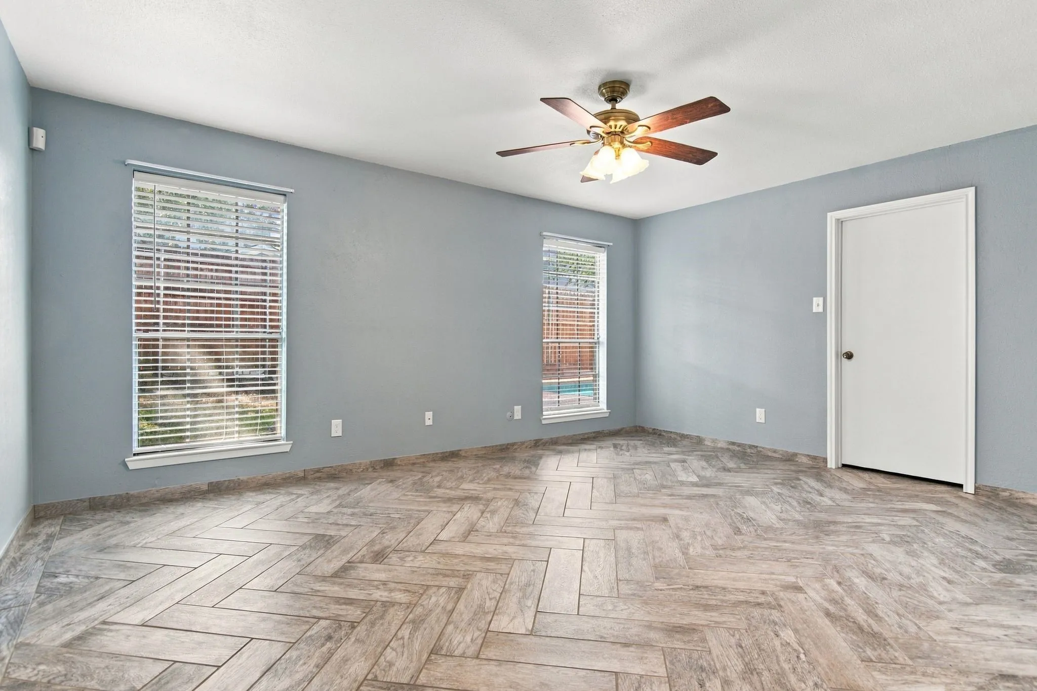 Single Family Residence For Sale in Tarrant County , 3104 Sugar Street, Bedford, Texas 76021, 3 Bedroom, 2 Bathroom, 2 Garage spaces, 1,920 Sqft, built in 1979, mls#21352576, Real Estate Agent in Bedford, Homes For Sale in Tarrant county, Homes For Sale in Bedford, Realtor in Bedford Texas, Real Estate Brokerage Independent Realty Texas, Luminita Cordes Realtor